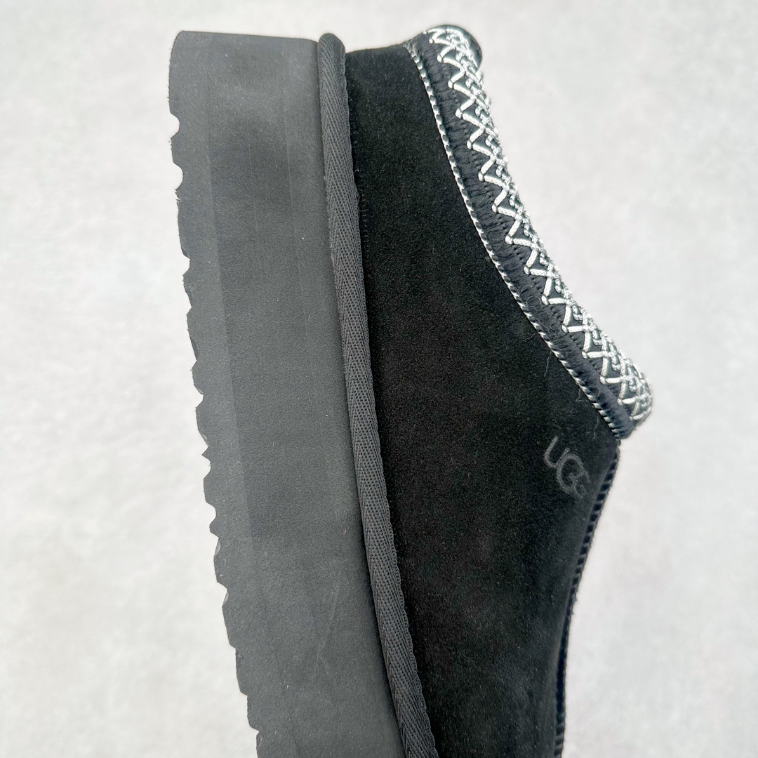 图片[6]-＃平台特供纯原福利 UGG 经典秋冬羊皮毛一体雪地靴 私人订单价格匠心定位 桑坡大厂直供 拒绝高利润 区别杀猪版本 隆丰A级澳洲进口羊皮毛一体 完全遵循ZP工艺流程 代工厂原厂版师 秉承无原鞋不开发选择 注重每一处细节 市面最正版型 TREADLITE\\\”轻翼\\\”科技外底 轻便/耐用/柔韧/桩型【售后郑重承诺】一个月内若出现重大脱胶/断底等质量问题 直接为您换新 翻毛皮鞋面 细腻亲肤再生聚酯纤维滚边 舒适易打理 保暖性佳 UGG plush™ 里衬和内底 茸软亲肤 舒适暖足 经典鞋型搭配轻盈厚底 稳稳拿捏秋冬出街时髦造型 Treadlite by UGG 轻翼大底 轻盈缓震 为双足减负 舒适轻便 助你轻松畅玩整天 尺码：35 36 37 38 39 40-选品中心