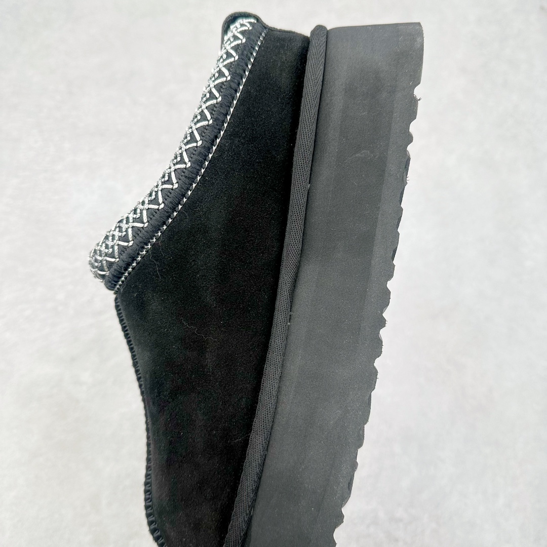 图片[7]-＃平台特供纯原福利 UGG 经典秋冬羊皮毛一体雪地靴 私人订单价格匠心定位 桑坡大厂直供 拒绝高利润 区别杀猪版本 隆丰A级澳洲进口羊皮毛一体 完全遵循ZP工艺流程 代工厂原厂版师 秉承无原鞋不开发选择 注重每一处细节 市面最正版型 TREADLITE\\\”轻翼\\\”科技外底 轻便/耐用/柔韧/桩型【售后郑重承诺】一个月内若出现重大脱胶/断底等质量问题 直接为您换新 翻毛皮鞋面 细腻亲肤再生聚酯纤维滚边 舒适易打理 保暖性佳 UGG plush™ 里衬和内底 茸软亲肤 舒适暖足 经典鞋型搭配轻盈厚底 稳稳拿捏秋冬出街时髦造型 Treadlite by UGG 轻翼大底 轻盈缓震 为双足减负 舒适轻便 助你轻松畅玩整天 尺码：35 36 37 38 39 40-选品中心