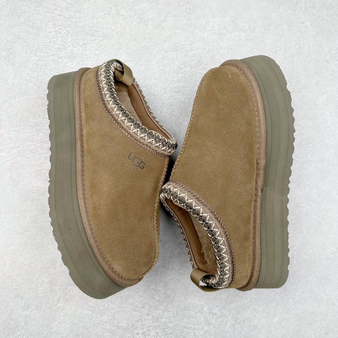 图片[3]-＃平台特供纯原福利 UGG 经典秋冬羊皮毛一体雪地靴 私人订单价格匠心定位 桑坡大厂直供 拒绝高利润 区别杀猪版本 隆丰A级澳洲进口羊皮毛一体 完全遵循ZP工艺流程 代工厂原厂版师 秉承无原鞋不开发选择 注重每一处细节 市面最正版型 TREADLITE\\\”轻翼\\\”科技外底 轻便/耐用/柔韧/桩型【售后郑重承诺】一个月内若出现重大脱胶/断底等质量问题 直接为您换新 翻毛皮鞋面 细腻亲肤再生聚酯纤维滚边 舒适易打理 保暖性佳 UGG plush™ 里衬和内底 茸软亲肤 舒适暖足 经典鞋型搭配轻盈厚底 稳稳拿捏秋冬出街时髦造型 Treadlite by UGG 轻翼大底 轻盈缓震 为双足减负 舒适轻便 助你轻松畅玩整天 尺码：35 36 37 38 39 40-选品中心