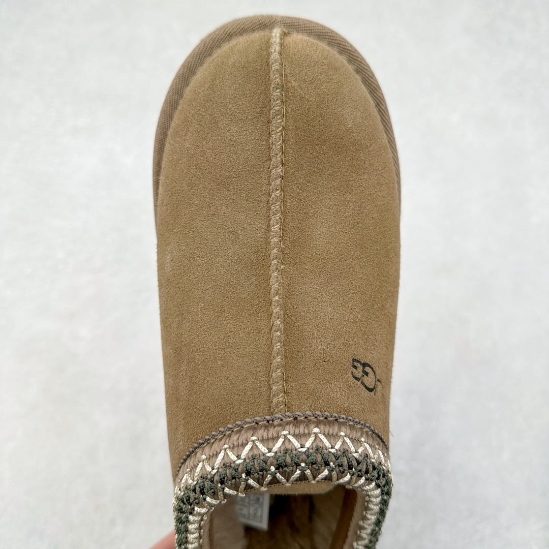 图片[4]-＃平台特供纯原福利 UGG 经典秋冬羊皮毛一体雪地靴 私人订单价格匠心定位 桑坡大厂直供 拒绝高利润 区别杀猪版本 隆丰A级澳洲进口羊皮毛一体 完全遵循ZP工艺流程 代工厂原厂版师 秉承无原鞋不开发选择 注重每一处细节 市面最正版型 TREADLITE\\\”轻翼\\\”科技外底 轻便/耐用/柔韧/桩型【售后郑重承诺】一个月内若出现重大脱胶/断底等质量问题 直接为您换新 翻毛皮鞋面 细腻亲肤再生聚酯纤维滚边 舒适易打理 保暖性佳 UGG plush™ 里衬和内底 茸软亲肤 舒适暖足 经典鞋型搭配轻盈厚底 稳稳拿捏秋冬出街时髦造型 Treadlite by UGG 轻翼大底 轻盈缓震 为双足减负 舒适轻便 助你轻松畅玩整天 尺码：35 36 37 38 39 40-选品中心