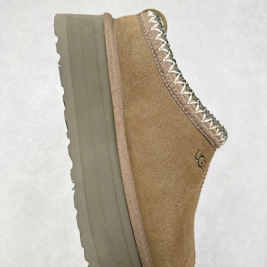 图片[6]-＃平台特供纯原福利 UGG 经典秋冬羊皮毛一体雪地靴 私人订单价格匠心定位 桑坡大厂直供 拒绝高利润 区别杀猪版本 隆丰A级澳洲进口羊皮毛一体 完全遵循ZP工艺流程 代工厂原厂版师 秉承无原鞋不开发选择 注重每一处细节 市面最正版型 TREADLITE\\\”轻翼\\\”科技外底 轻便/耐用/柔韧/桩型【售后郑重承诺】一个月内若出现重大脱胶/断底等质量问题 直接为您换新 翻毛皮鞋面 细腻亲肤再生聚酯纤维滚边 舒适易打理 保暖性佳 UGG plush™ 里衬和内底 茸软亲肤 舒适暖足 经典鞋型搭配轻盈厚底 稳稳拿捏秋冬出街时髦造型 Treadlite by UGG 轻翼大底 轻盈缓震 为双足减负 舒适轻便 助你轻松畅玩整天 尺码：35 36 37 38 39 40-选品中心