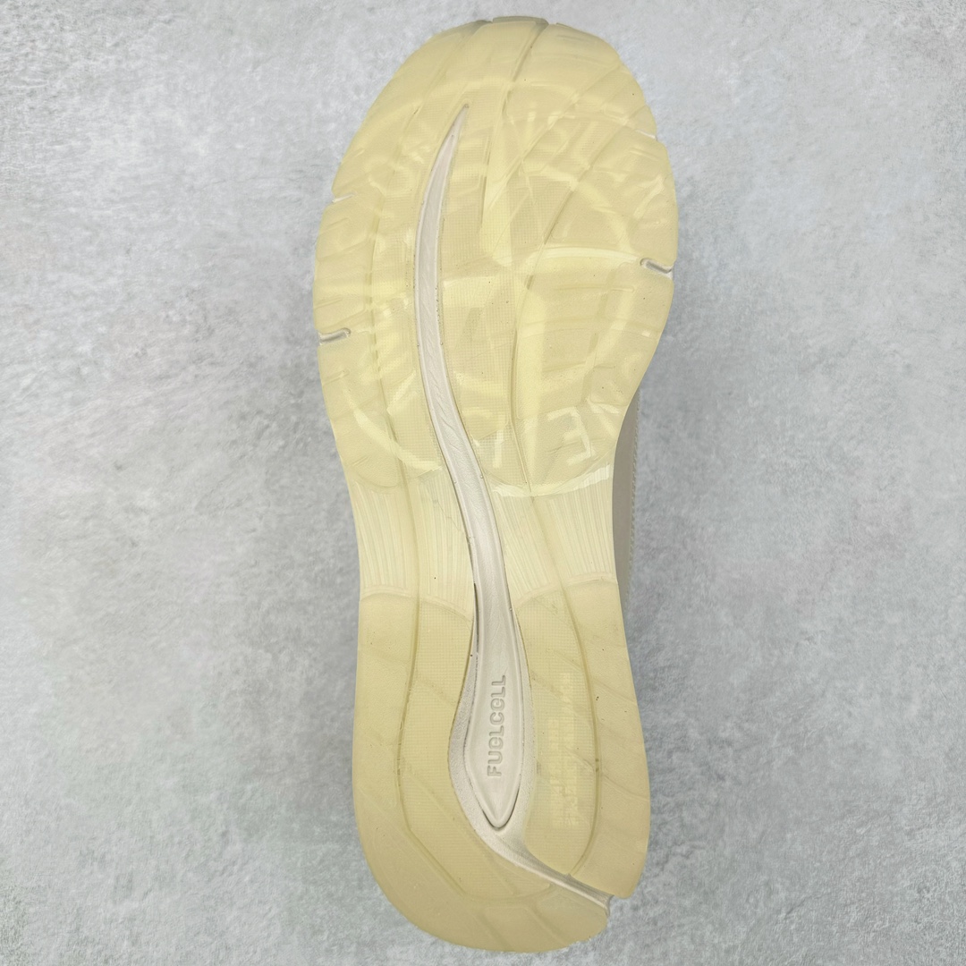 图片[9]-＃总裁 STONE ISLAND x New Balance NB991V2 第一代总统复古慢跑鞋 石头岛联名 米白 U991SE2 正确3M反光细节 原楦原纸版开发 正确6层组合底模精密开发 后跟透明TPU水晶装饰条稳固 沿用了引以为傲的跑鞋手工技艺 采用猪皮绒面并包裹局部透气网面的鞋身设计 菱网鞋舌上刻有New Balance USA 鞋面依旧身着经典的大热之灰 彰显了其高端的品质身份 尺码：36 37 37.5 38 38.5 39 40 40.5 41.5 42 42.5 43 44 45 46.5-选品中心