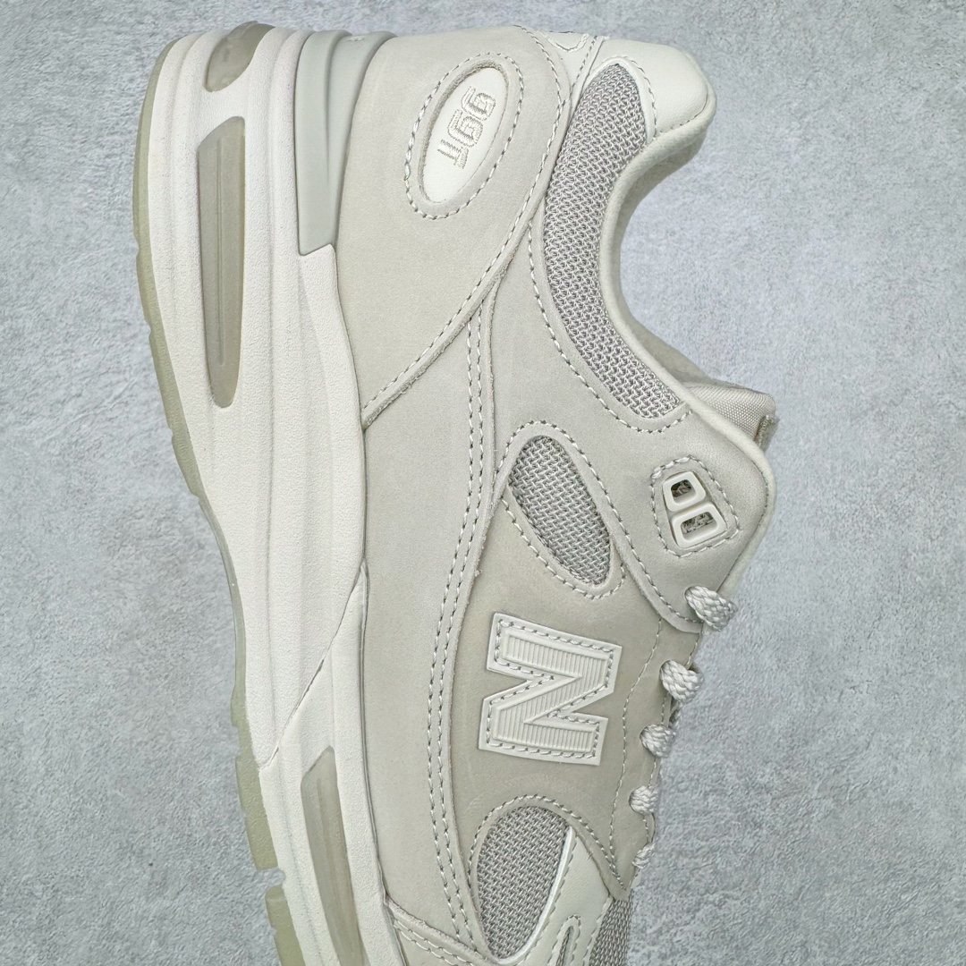 图片[6]-＃总裁 STONE ISLAND x New Balance NB991V2 第一代总统复古慢跑鞋 石头岛联名 米白 U991SE2 正确3M反光细节 原楦原纸版开发 正确6层组合底模精密开发 后跟透明TPU水晶装饰条稳固 沿用了引以为傲的跑鞋手工技艺 采用猪皮绒面并包裹局部透气网面的鞋身设计 菱网鞋舌上刻有New Balance USA 鞋面依旧身着经典的大热之灰 彰显了其高端的品质身份 尺码：36 37 37.5 38 38.5 39 40 40.5 41.5 42 42.5 43 44 45 46.5-选品中心