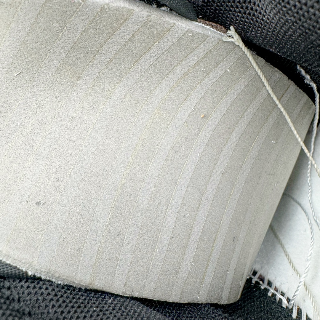 图片[10]-＃YC纯原 NK Dunk Low 拓荒骑士 沙暴 DD1391-100 定制系列天花板 无原鞋不开发 全系列得物原鞋一比一校对开发 配色持续更新中 终端对接 优势输出 全套原厂楦头原纸板数据档案倾力打造 原汁原味莞产 极致还原 圈内最强针车工艺 高端零售指定版 广东原厂配套原盒原标 鞋盒分三个尺码段 原厂冲刀 超高清洁度 全鞋零毛边皮料切割 采用原厂百宏鞋带以及原厂百宏织唛舌标 内标可供原厂几率过验 进口原装条纹中底布 四线拉帮白色点胶 原厂拉帮手法遵循公司 原厂电绣 极致还原 尺码：36 36.5 37.5 38 38.5 39 40 40.5 41 42 42.5 43 44-选品中心