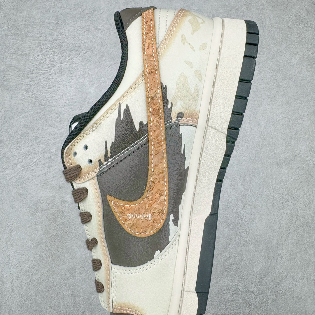 图片[7]-＃YC纯原 NK Dunk Low 拓荒骑士 沙暴 DD1391-100 定制系列天花板 无原鞋不开发 全系列得物原鞋一比一校对开发 配色持续更新中 终端对接 优势输出 全套原厂楦头原纸板数据档案倾力打造 原汁原味莞产 极致还原 圈内最强针车工艺 高端零售指定版 广东原厂配套原盒原标 鞋盒分三个尺码段 原厂冲刀 超高清洁度 全鞋零毛边皮料切割 采用原厂百宏鞋带以及原厂百宏织唛舌标 内标可供原厂几率过验 进口原装条纹中底布 四线拉帮白色点胶 原厂拉帮手法遵循公司 原厂电绣 极致还原 尺码：36 36.5 37.5 38 38.5 39 40 40.5 41 42 42.5 43 44-选品中心