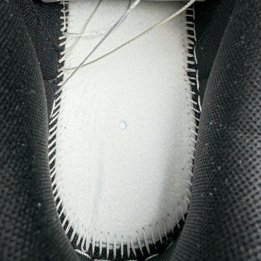 图片[11]-＃YC纯原 NK Dunk Low 拓荒骑士 沙暴 DD1391-100 定制系列天花板 无原鞋不开发 全系列得物原鞋一比一校对开发 配色持续更新中 终端对接 优势输出 全套原厂楦头原纸板数据档案倾力打造 原汁原味莞产 极致还原 圈内最强针车工艺 高端零售指定版 广东原厂配套原盒原标 鞋盒分三个尺码段 原厂冲刀 超高清洁度 全鞋零毛边皮料切割 采用原厂百宏鞋带以及原厂百宏织唛舌标 内标可供原厂几率过验 进口原装条纹中底布 四线拉帮白色点胶 原厂拉帮手法遵循公司 原厂电绣 极致还原 尺码：36 36.5 37.5 38 38.5 39 40 40.5 41 42 42.5 43 44-选品中心