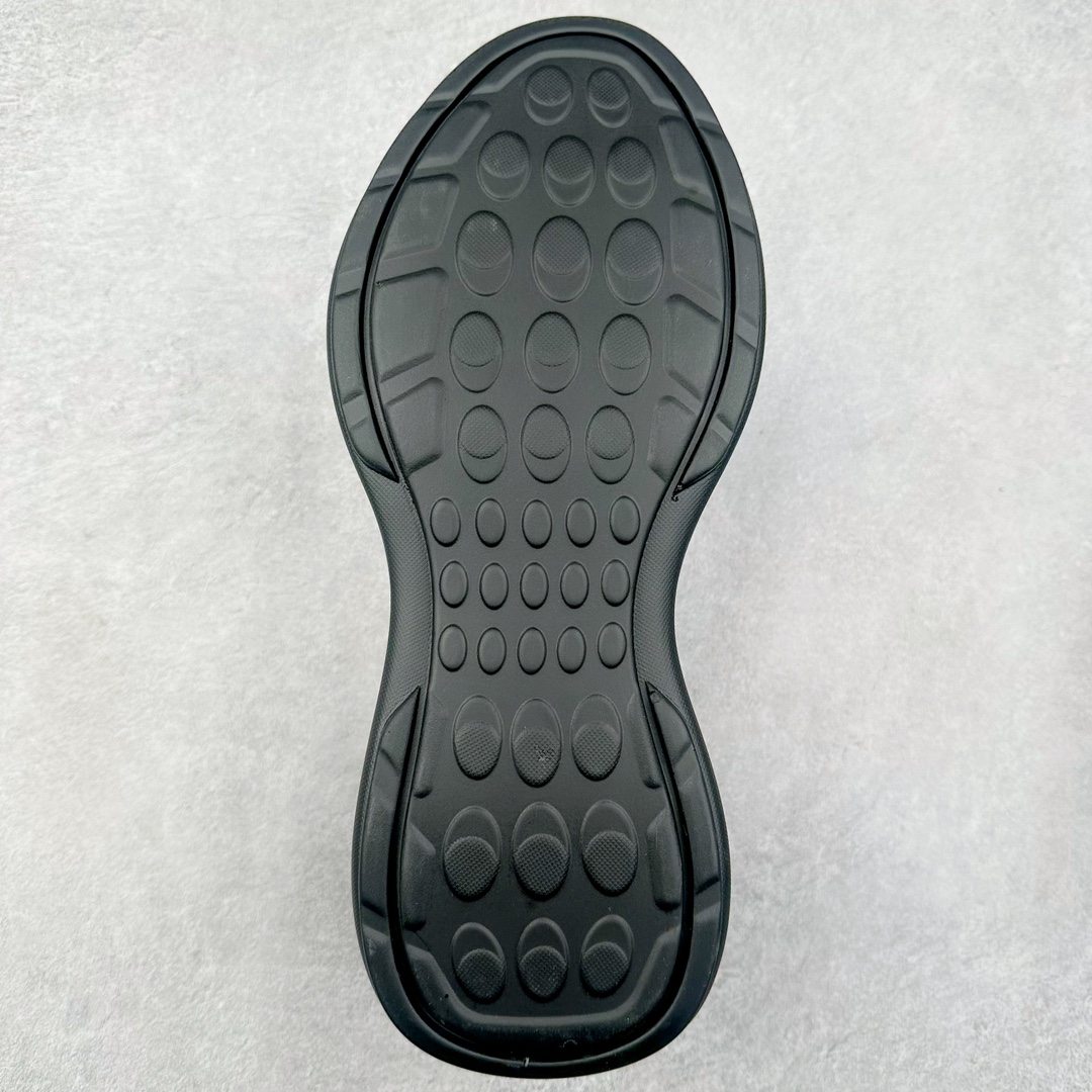 图片[9]-ECCO爱步2024年新款户外鞋防水透气越野跑鞋 健步踪迹系列 鞋面设有GORE-TEX防水薄膜 给你贴心防水保护 防水透气 直接注塑工艺连接鞋面与鞋底 一体成型 合脚稳固 BIOM自然律动科技鞋楦 符合人体工学 长效缓震带来裸足体验 橡胶大底 结合橡胶凸起鞋钉设计 适应多种地形 提供强劲抓地力与耐磨性 稳定支撑 越野无束 尺码：39 40 41 42 43 44（正常码）-选品中心