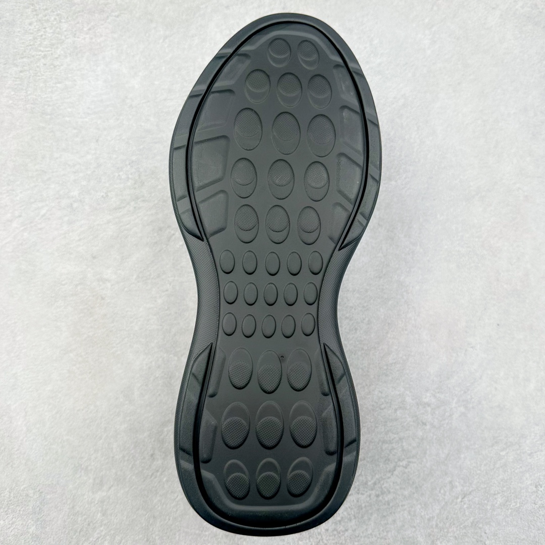 图片[9]-ECCO爱步2024年新款户外鞋防水透气越野跑鞋 健步踪迹系列 鞋面设有GORE-TEX防水薄膜 给你贴心防水保护 防水透气 直接注塑工艺连接鞋面与鞋底 一体成型 合脚稳固 BIOM自然律动科技鞋楦 符合人体工学 长效缓震带来裸足体验 橡胶大底 结合橡胶凸起鞋钉设计 适应多种地形 提供强劲抓地力与耐磨性 稳定支撑 越野无束 尺码：39 40 41 42 43 44（正常码）-选品中心