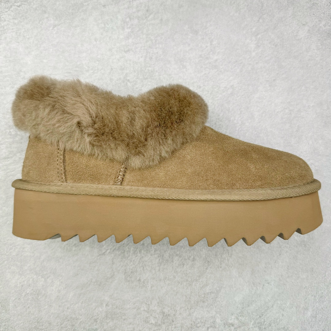 ＃平台特供纯原福利 UGG 经典秋冬羊皮毛一体雪地靴 私人订单价格匠心定位 桑坡大厂直供 拒绝高利润 区别杀猪版本 隆丰A级澳洲进口羊皮毛一体 完全遵循ZP工艺流程 代工厂原厂版师 秉承无原鞋不开发选择 注重每一处细节 市面最正版型 TREADLITE\\\”轻翼\\\”科技外底 轻便/耐用/柔韧/桩型【售后郑重承诺】一个月内若出现重大脱胶/断底等质量问题 直接为您换新 翻毛皮鞋面 细腻亲肤再生聚酯纤维滚边 舒适易打理 保暖性佳 UGG plush™ 里衬和内底 茸软亲肤 舒适暖足 经典鞋型搭配轻盈厚底 稳稳拿捏秋冬出街时髦造型 Treadlite by UGG 轻翼大底 轻盈缓震 为双足减负 舒适轻便 助你轻松畅玩整天 尺码：35 36 37 38 39 40-选品中心