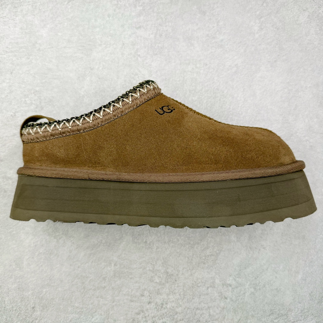 ＃平台特供纯原福利 UGG 经典秋冬羊皮毛一体雪地靴 私人订单价格匠心定位 桑坡大厂直供 拒绝高利润 区别杀猪版本 隆丰A级澳洲进口羊皮毛一体 完全遵循ZP工艺流程 代工厂原厂版师 秉承无原鞋不开发选择 注重每一处细节 市面最正版型 TREADLITE\\\”轻翼\\\”科技外底 轻便/耐用/柔韧/桩型【售后郑重承诺】一个月内若出现重大脱胶/断底等质量问题 直接为您换新 翻毛皮鞋面 细腻亲肤再生聚酯纤维滚边 舒适易打理 保暖性佳 UGG plush™ 里衬和内底 茸软亲肤 舒适暖足 经典鞋型搭配轻盈厚底 稳稳拿捏秋冬出街时髦造型 Treadlite by UGG 轻翼大底 轻盈缓震 为双足减负 舒适轻便 助你轻松畅玩整天 尺码：35 36 37 38 39 40-选品中心