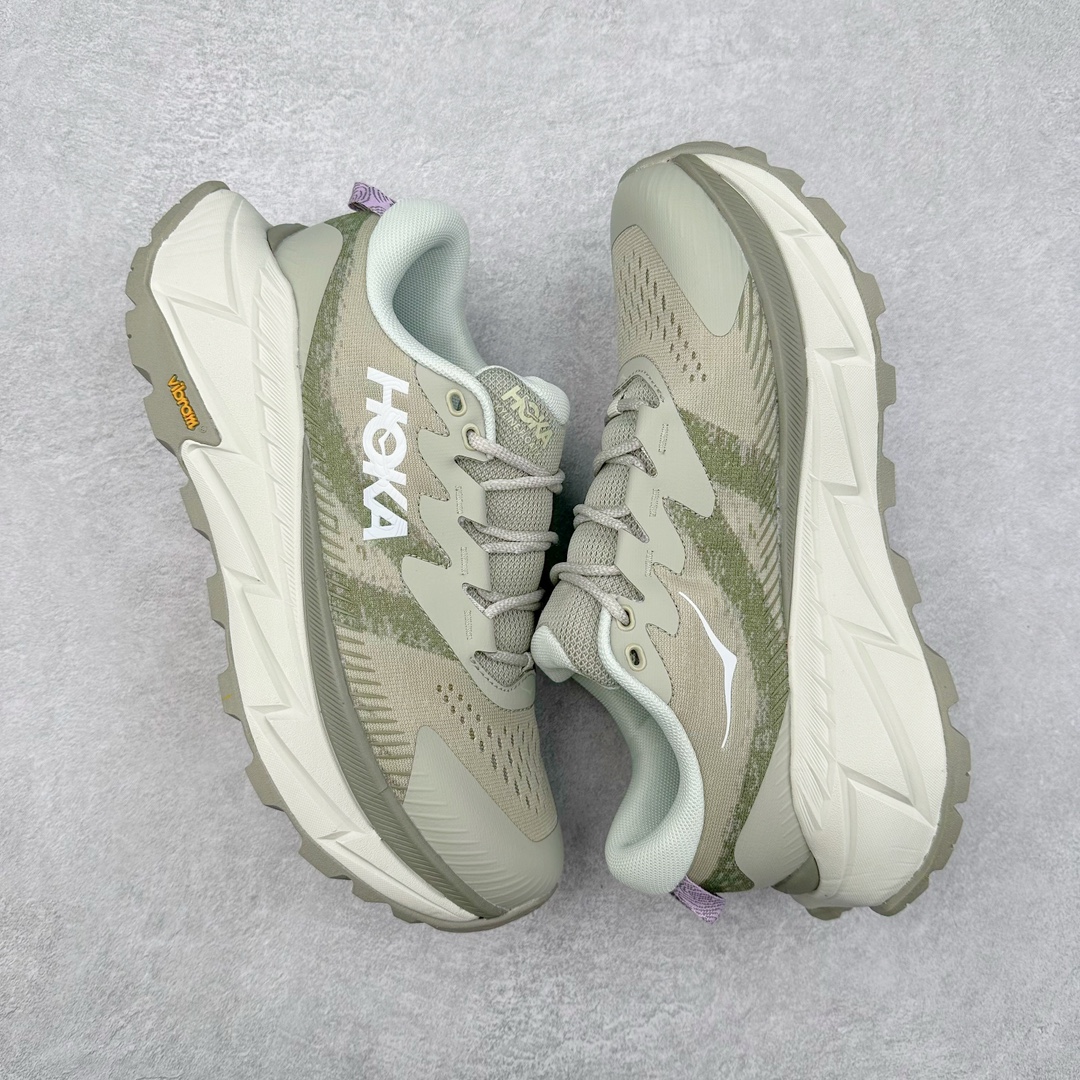 图片[3]-HOKA SKYLINE-FLOAT X 为HOKA首双搭载PeBax推进板的户外登山鞋，为近期大受欢迎的快速登山趋势打造，可同时对应越野跑与快速登山需求。90%蓖麻油提炼制造的Pebax推进版，搭配以甘蔗材质提炼的双密度EVA中底，为登山者带来源源不绝的前进能量。后跟外侧加长的Swallowtail Heel燕尾设计，同时提供上坡有感推进力、下坡步态更顺畅转换的快速登山新体验，适合想尝试轻量化登山，追求快速登山，但希望同时保持支撑推进力的族群。SKYLINE-FLOAT X使用Vibram黄金大底XS Trek复合橡胶成分，兼具耐磨与抓地力，搭配全新设计的5mm大底鞋齿与鞋纹，让克服崎岖地形更轻松，落地更稳定。 尺码：36 36.5 37.5 38 38.5 39 40 40.5 41 42 42.5 43 44 44.5 45-选品中心