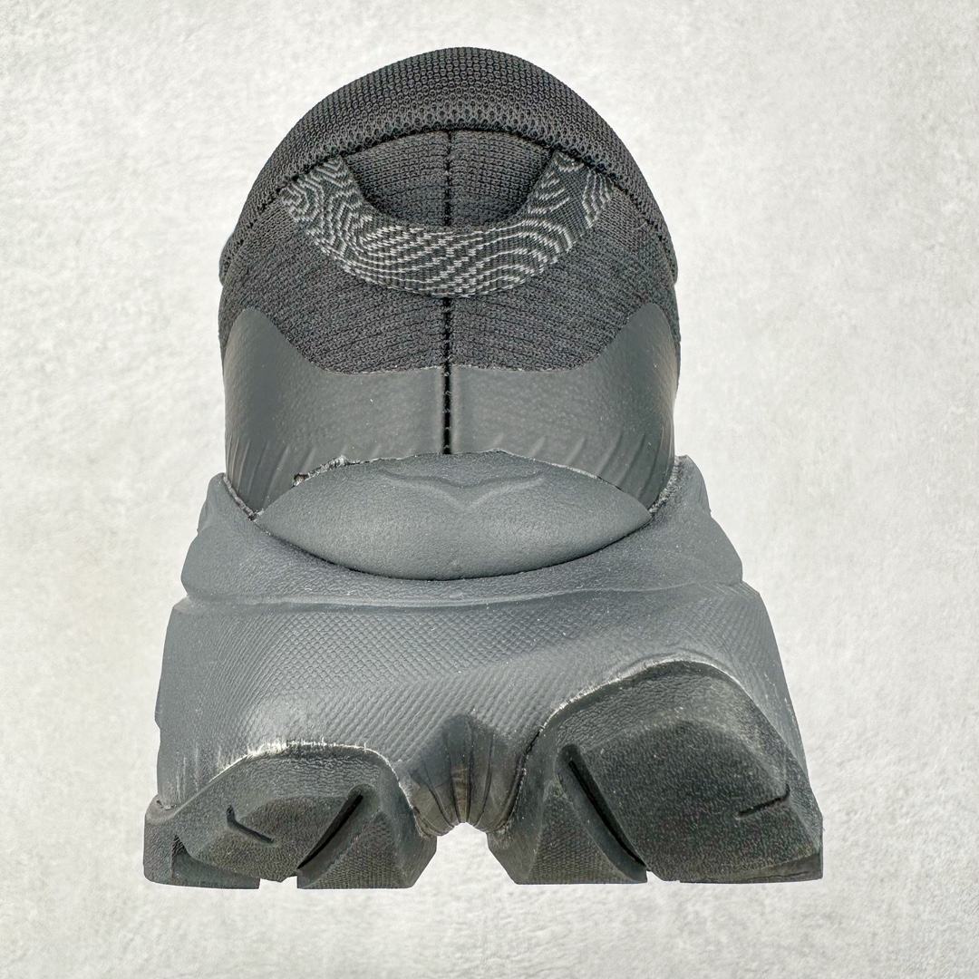 图片[8]-HOKA SKYLINE-FLOAT X 为HOKA首双搭载PeBax推进板的户外登山鞋，为近期大受欢迎的快速登山趋势打造，可同时对应越野跑与快速登山需求。90%蓖麻油提炼制造的Pebax推进版，搭配以甘蔗材质提炼的双密度EVA中底，为登山者带来源源不绝的前进能量。后跟外侧加长的Swallowtail Heel燕尾设计，同时提供上坡有感推进力、下坡步态更顺畅转换的快速登山新体验，适合想尝试轻量化登山，追求快速登山，但希望同时保持支撑推进力的族群。SKYLINE-FLOAT X使用Vibram黄金大底XS Trek复合橡胶成分，兼具耐磨与抓地力，搭配全新设计的5mm大底鞋齿与鞋纹，让克服崎岖地形更轻松，落地更稳定。 尺码：36 36.5 37.5 38 38.5 39 40 40.5 41 42 42.5 43 44 44.5 45-选品中心