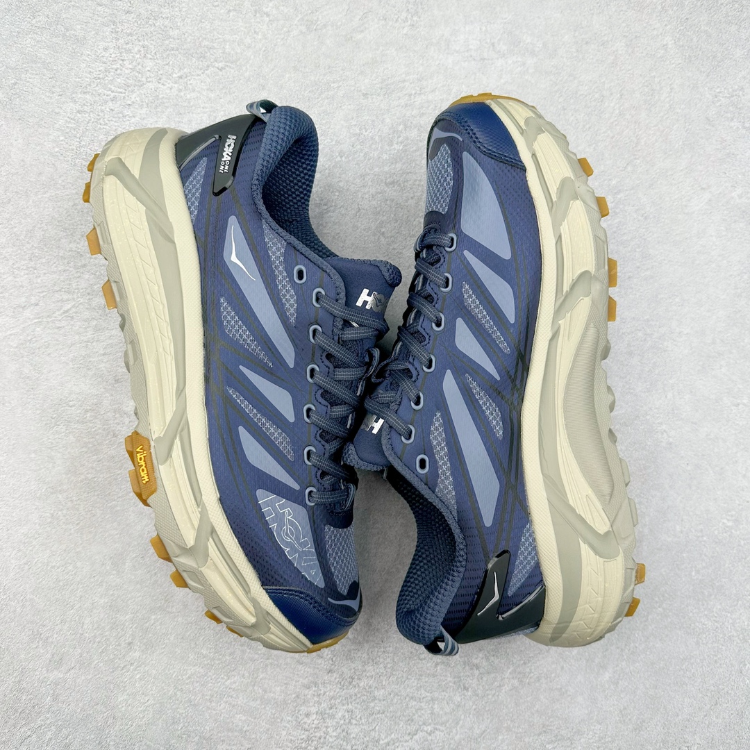 图片[3]-HOKA ONE ONE Mafate Speed 2 Low 玛法特2代系列低帮轻量户外越野休闲运动慢跑鞋 HOKA ONE ONE 最近推出了一个胶囊系列 Origin Story 这个系列里的 Mafate Speed 2 可以说让我日思夜想有一阵子了 最近终于拔草 让我来分享一下这双也是上脚赞到爆的越野跑鞋吧 以阿尔卑斯山脉作为主题将亮黄色与蓝色调覆盖在这经典轮廓之上 配色的呈现效果相当亮眼 以至于很多人买这个配色是用来日常搭配的 鞋面采用超轻的无缝架构 轻薄的TPU贴在透气的鞋面材料上 减轻重量同时也保证了支撑性 鞋底则采用滚动平衡技术 引导跑者回归自然步态 祖传的神奇EVA材质中底依旧是一如既往地表现优秀 能提供充足的缓震 作为HOKA家的越野跑鞋 VIBRAM 橡胶大底也是必不可少的 即便在复杂湿滑的地形 依旧能有良好的抓地力及稳定性 鞋带采用了弹性不易松脱的扁宽弹性鞋带 前掌与中掌部分也进行了加宽 也更加适合亚洲人的脚型 是一款十分全面且足够强悍的户外硬核越野鞋 而这双极其亮眼的越野跑鞋恰好又是在江山一百中参赛的UTMB冠军 Ludovic POMMERET 夺冠时穿着的战靴 这就让它变得更加有吸引力了 用来日常搭配的话短裤是基本不挑 长裤我个人推荐阔腿裤 工装裤以及各种长筒牛仔裤都可以 尺码：36 36.5 37.5 38 38.5 39 40 40.5 41 42 42.5 43 44 44.5 45-选品中心