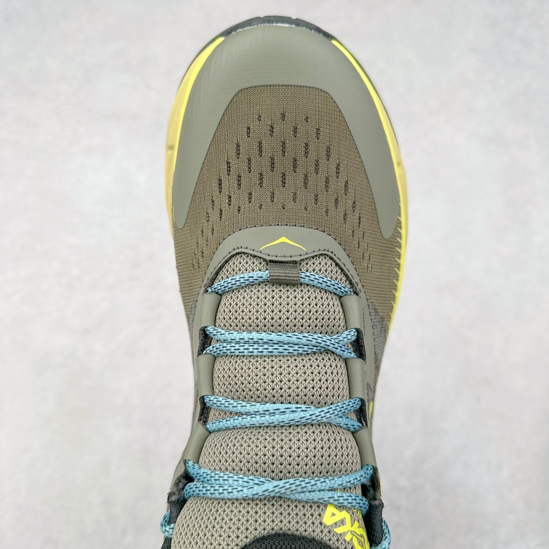 图片[4]-HOKA SKYLINE-FLOAT X 为HOKA首双搭载PeBax推进板的户外登山鞋，为近期大受欢迎的快速登山趋势打造，可同时对应越野跑与快速登山需求。90%蓖麻油提炼制造的Pebax推进版，搭配以甘蔗材质提炼的双密度EVA中底，为登山者带来源源不绝的前进能量。后跟外侧加长的Swallowtail Heel燕尾设计，同时提供上坡有感推进力、下坡步态更顺畅转换的快速登山新体验，适合想尝试轻量化登山，追求快速登山，但希望同时保持支撑推进力的族群。SKYLINE-FLOAT X使用Vibram黄金大底XS Trek复合橡胶成分，兼具耐磨与抓地力，搭配全新设计的5mm大底鞋齿与鞋纹，让克服崎岖地形更轻松，落地更稳定。 尺码：36 36.5 37.5 38 38.5 39 40 40.5 41 42 42.5 43 44 44.5 45-选品中心