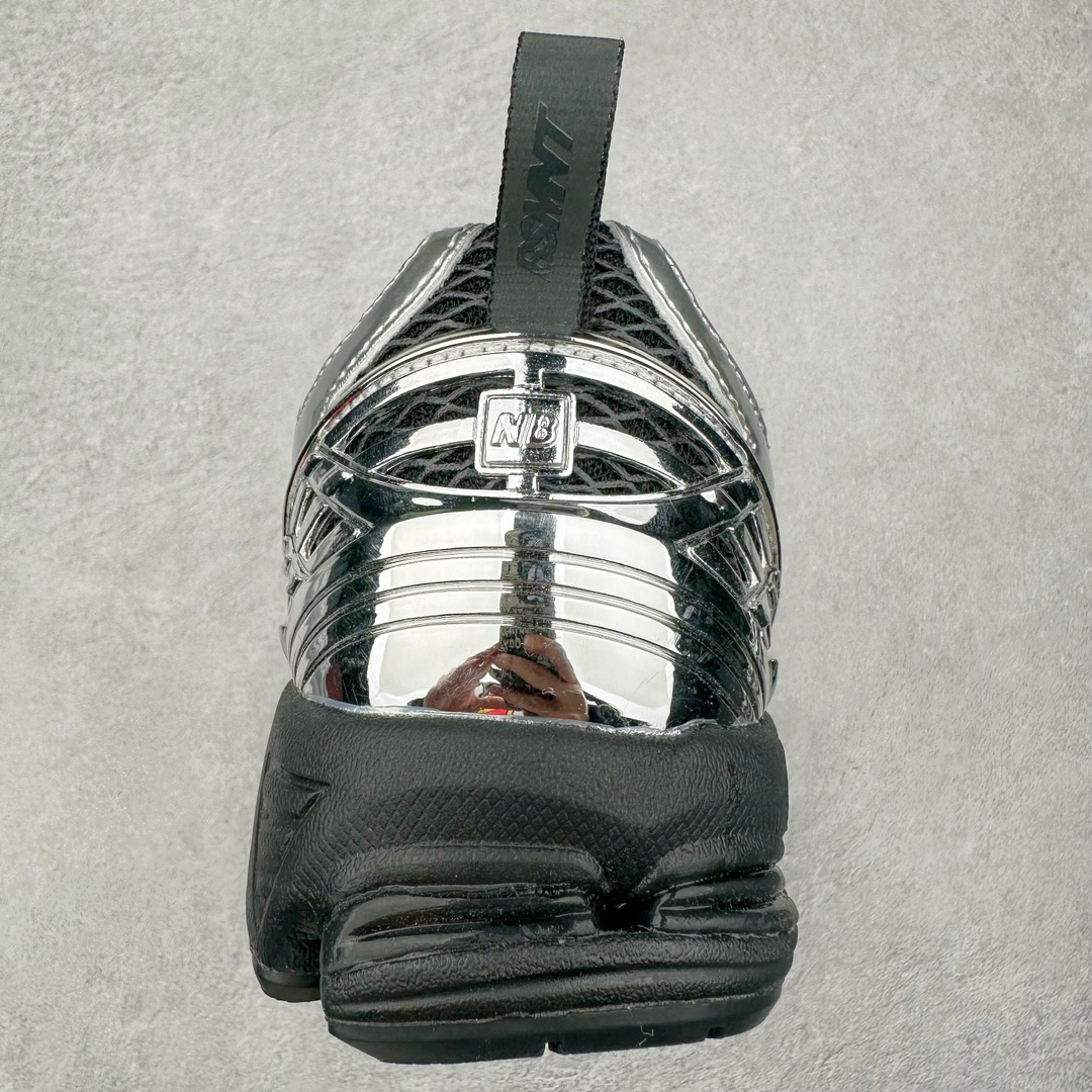 图片[8]-New Balance M1906R NB新百伦系列复古老爹风休闲运动慢跑鞋 采用轻质牛剖革拼接透气网眼衬垫织物鞋面材质 T-Beam大底提供足步弓支撑 保持步态稳定#后跟搭载外露缓震胶 鞋身整体以各种深浅不一的灰色覆盖 鞋头以淡蓝色调装饰，网眼衬垫通过不规律的色块实现做旧的美感 泛黄的鞋底更是进一步增添了复古气息 尺码：36 37 37.5 38 38.5 39.5 40 40.5 41.5 42 42.5 43 44 45-选品中心