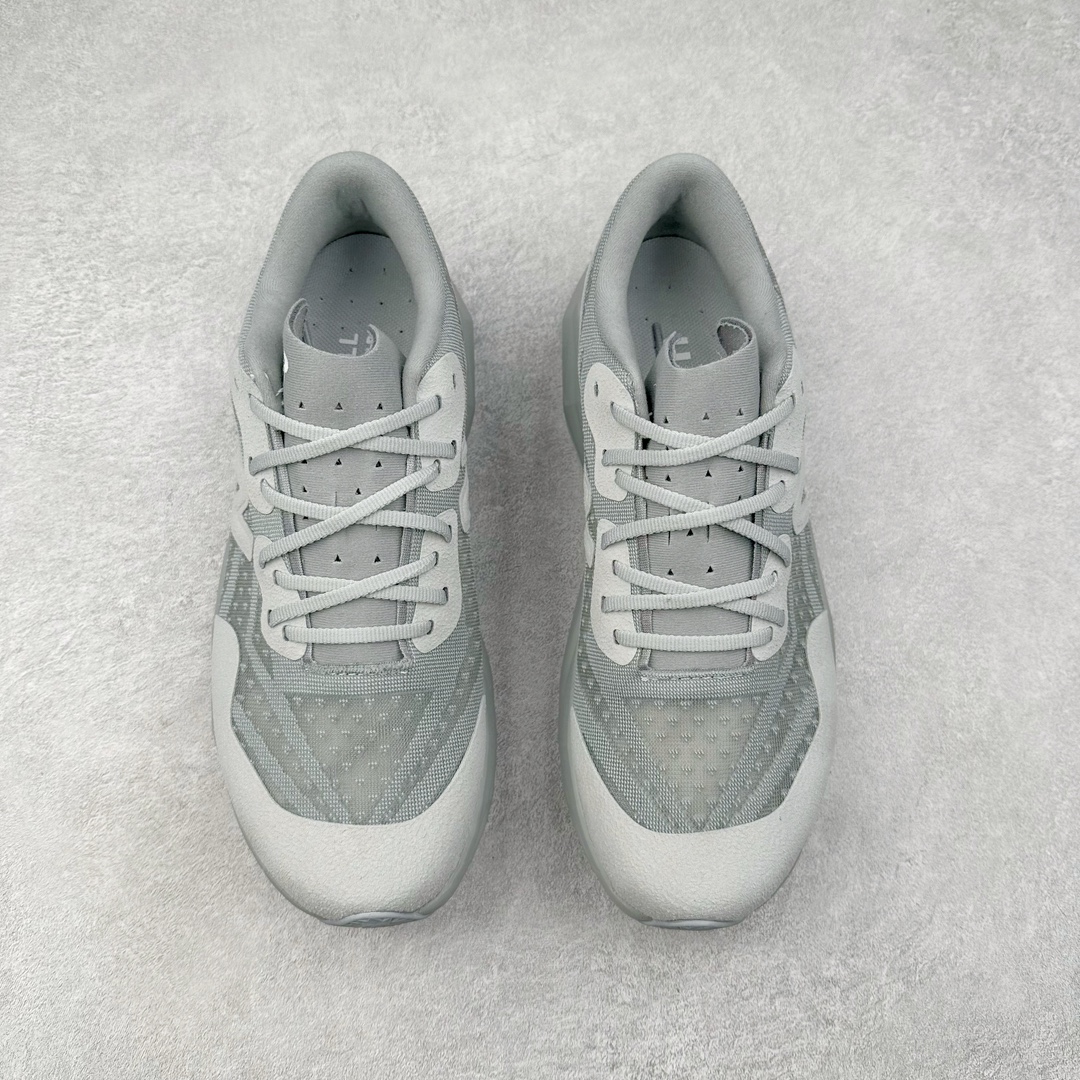 图片[2]-NEW BALANCE Rebel FuelCell Rebel V4 SuperComp Elite 精英版内置碳板 舒适时尚织物减震耐磨低帮马拉松轻量化跑步鞋 NB新百伦于 2019 年夏天首次发布了 Rebel 在制鞋业仍在向强调能量回报的弹力泡沫转变的时候 Rebel 确实是一个叛逆者 快进到 2024 年 Rebel v4 承诺通过重新配制的中底化合物和更高的堆叠高度提供更轻、更有弹性的跑步体验 就像New Balance SC Elite v4一样 Rebel v4 提供了完全重新设计的中底化合物 最新的混合物将 New Balance 专有的 FuelCell 泡沫（TPU 和 EVA 的混合物）与 PEBA 泡沫相结合 带来更弹跳的跑步体验 PEBA是一种超轻 高性能的泡沫 通常出现在镀碳超级鞋中 New Balance Rebel v4、ASICS Novablast 4和Brooks Hyperion Max都是精力充沛的无电镀运动鞋 在速度锻炼和快节奏中大放异彩 这三款鞋都依靠它们的中底泡沫和轻微的摇杆形状来创造一种向前滚动的感觉 而且虽然这些鞋子在堆叠高度和重量方面各不相同 但它们提供了相似的软硬比例 有足够的流行力来加快步伐 尺码：36 37 37.5 38 38.5 39.5 40 40.5 41.5 42 42.5 43 44 45-选品中心