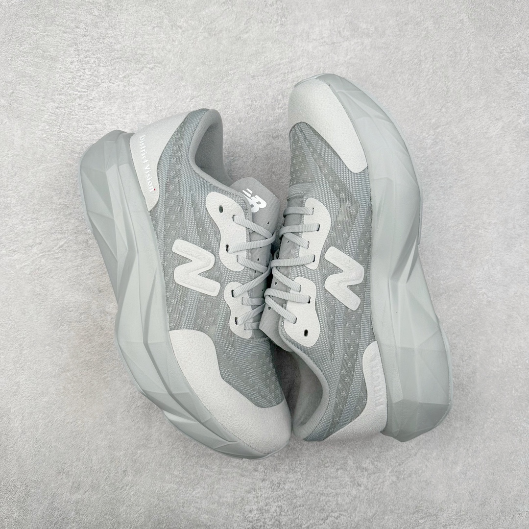 图片[3]-NEW BALANCE Rebel FuelCell Rebel V4 SuperComp Elite 精英版内置碳板 舒适时尚织物减震耐磨低帮马拉松轻量化跑步鞋 NB新百伦于 2019 年夏天首次发布了 Rebel 在制鞋业仍在向强调能量回报的弹力泡沫转变的时候 Rebel 确实是一个叛逆者 快进到 2024 年 Rebel v4 承诺通过重新配制的中底化合物和更高的堆叠高度提供更轻、更有弹性的跑步体验 就像New Balance SC Elite v4一样 Rebel v4 提供了完全重新设计的中底化合物 最新的混合物将 New Balance 专有的 FuelCell 泡沫（TPU 和 EVA 的混合物）与 PEBA 泡沫相结合 带来更弹跳的跑步体验 PEBA是一种超轻 高性能的泡沫 通常出现在镀碳超级鞋中 New Balance Rebel v4、ASICS Novablast 4和Brooks Hyperion Max都是精力充沛的无电镀运动鞋 在速度锻炼和快节奏中大放异彩 这三款鞋都依靠它们的中底泡沫和轻微的摇杆形状来创造一种向前滚动的感觉 而且虽然这些鞋子在堆叠高度和重量方面各不相同 但它们提供了相似的软硬比例 有足够的流行力来加快步伐 尺码：36 37 37.5 38 38.5 39.5 40 40.5 41.5 42 42.5 43 44 45-选品中心