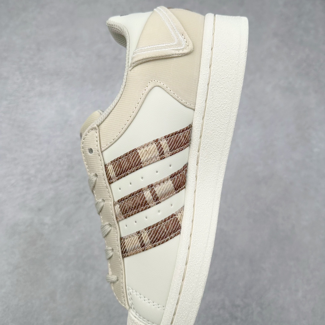 图片[7]-＃H11纯原福利 AD Originals Superstar 经典复古贝壳头板鞋 诞生于1969年 是第一双将全皮面鞋 身与橡胶鞋头结合在一起的低帮篮球鞋 Superstar最开始 是作为高帮篮球鞋Pro Model的低帮版本而出现的 但因为其独特和醒目的橡胶鞋头造型而让大家熟知 被大家形象地称为\\\”shelltoe\\\”贝壳头 在70年代的美国职业篮球场上 接近3/4的NBA球员都将这双Superstar作为场上用鞋 80年代之后 经过不断的改良和发展 Superstar逐渐成为横跨时装、音乐、街头文化、休闲和运动等各大领域的时尚潮鞋 尺码：35.5 36 36.5 37 38 38.5 39 40 40.5 41 42 42.5 43 44 44.5 45-选品中心