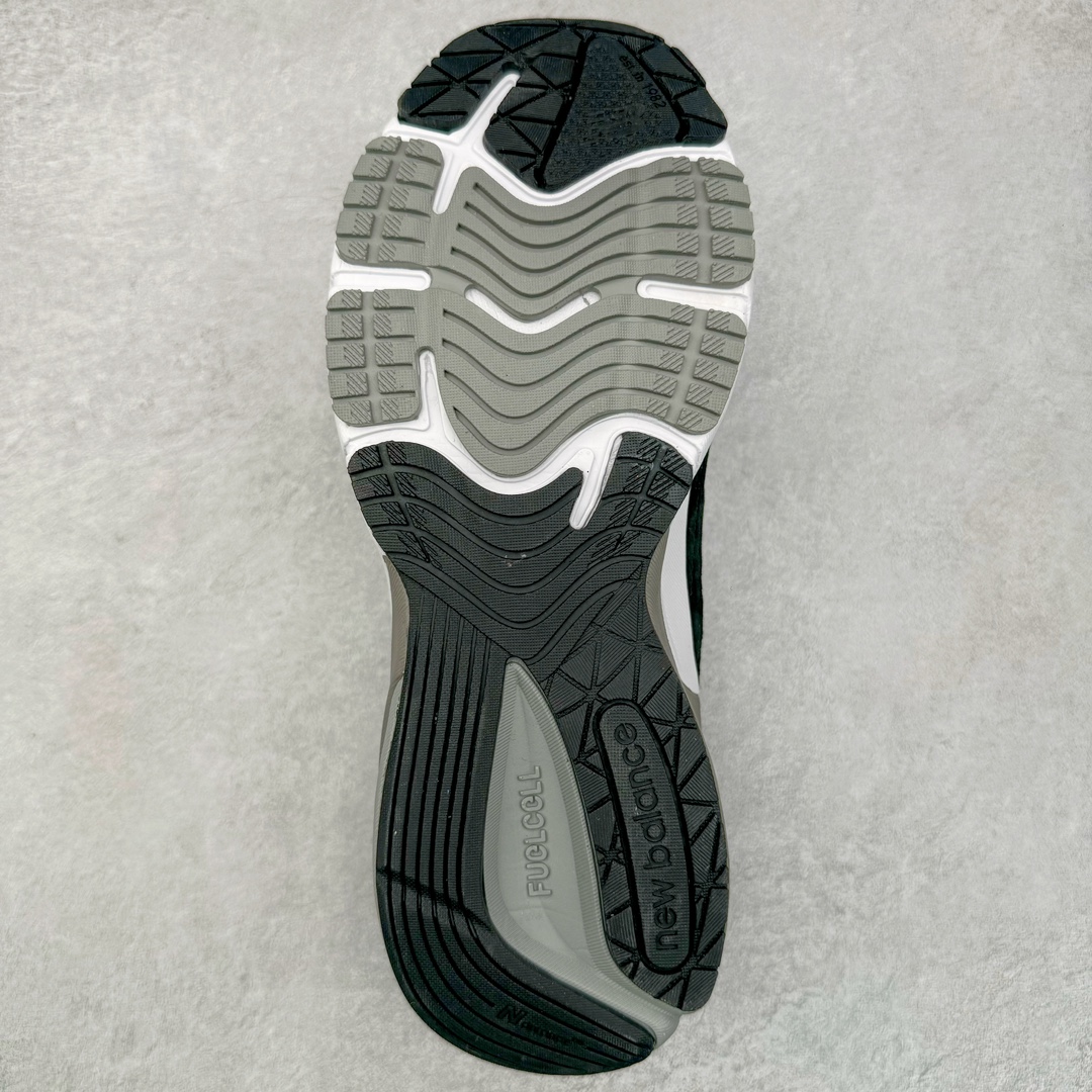 图片[9]-＃M纯原 New Balance M990BK6 新百伦NB990V6 黑灰 第六代总统复古慢跑鞋 正确3M反光细节 原楦原纸版开发 正确6层组合底模精密开发 后跟透明TPU水晶装饰条稳固 沿用了引以为傲的跑鞋手工技艺 采用猪皮绒面并包裹局部透气网面的鞋身设计 菱网鞋舌上刻有New Balance USA 鞋面依旧身着经典的大热之灰 彰显了其高端的品质身份 尺码：36 37 37.5 38 38.5 39 40 40.5 41.5 42 42.5 43 44 44.5 45 46.5-选品中心