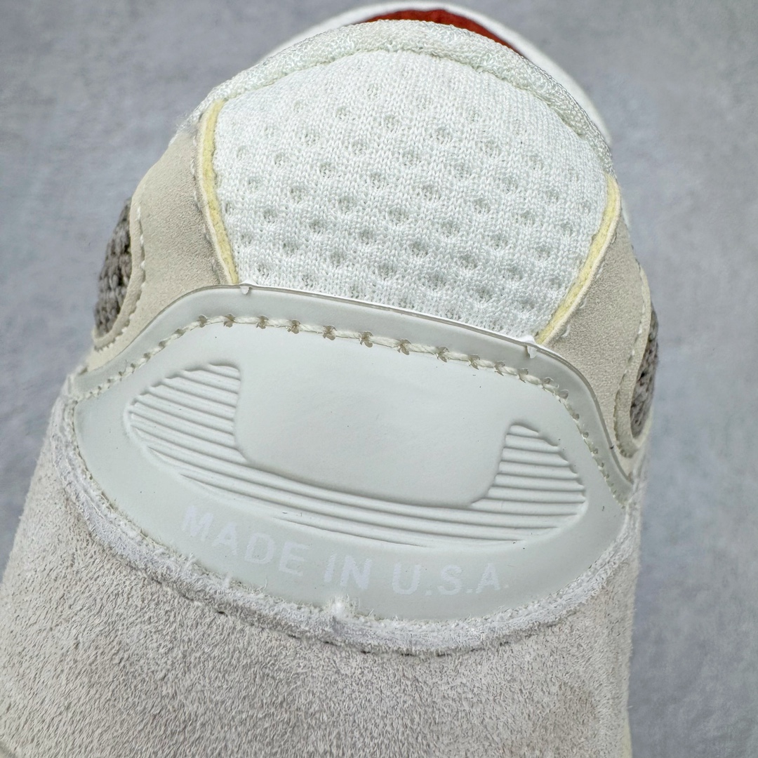 图片[15]-＃M纯原 Loro Piana x New Balance 新百伦NB990V6 第六代总统复古慢跑鞋 联名灰酒红 U990LO6 本次联名选择以美产990V6鞋型为蓝本，鞋面由奶油色和灰褐色拼接打造，N字Logo、鞋底、以及鞋舌处加入了Loro Piana经典的勃艮第红勾勒。鞋舌标签上印有\\\”Loro Piana\\\”标识，彰显特殊身份，整体颜值不俗。材质方面也主打一个奢华，采用针织网眼和升级版优质麂皮打造，并且融入了 Loro Piana 标志性的 Pecora Nera 羊毛，后跟和鞋底搭载ENCAP和 FuelCell缓冲技术，上脚舒适度得以保证，确实是史上最奢华的一双990V6联名了。原盒原配 正确3M反光细节 原楦原纸版开发 正确6层组合底模精密开发 后跟透明TPU水晶装饰条稳固 沿用了引以为傲的跑鞋手工技艺 采用猪皮绒面并包裹局部透气网面的鞋身设计 菱网鞋舌上刻有New Balance USA 鞋面依旧身着经典的大热之灰 彰显了其高端的品质身份 尺码：36 37 37.5 38 38.5 39 40 40.5 41.5 42 42.5 43 44 44.5 45 46.5-选品中心