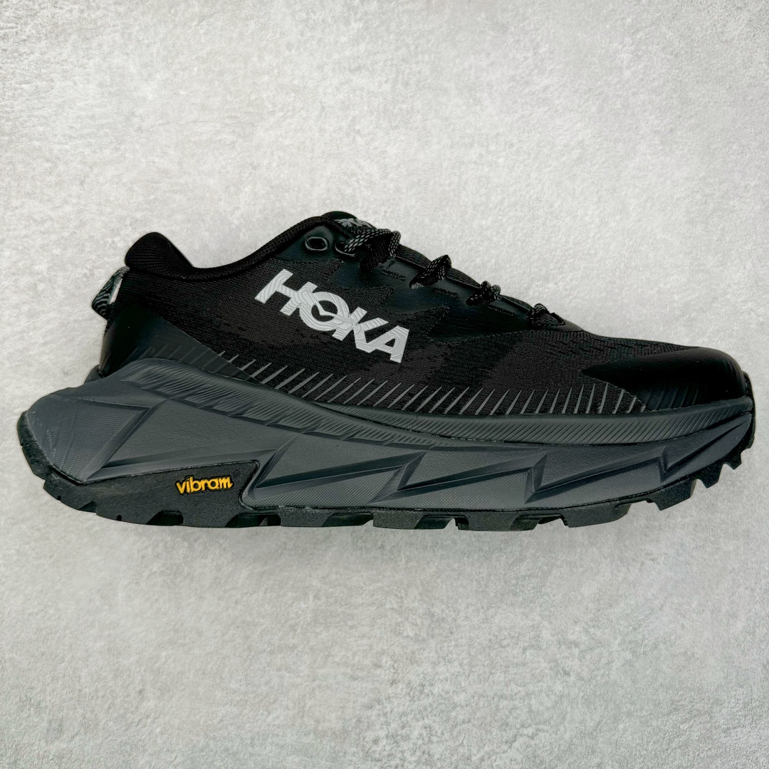 HOKA SKYLINE-FLOAT X 为HOKA首双搭载PeBax推进板的户外登山鞋，为近期大受欢迎的快速登山趋势打造，可同时对应越野跑与快速登山需求。90%蓖麻油提炼制造的Pebax推进版，搭配以甘蔗材质提炼的双密度EVA中底，为登山者带来源源不绝的前进能量。后跟外侧加长的Swallowtail Heel燕尾设计，同时提供上坡有感推进力、下坡步态更顺畅转换的快速登山新体验，适合想尝试轻量化登山，追求快速登山，但希望同时保持支撑推进力的族群。SKYLINE-FLOAT X使用Vibram黄金大底XS Trek复合橡胶成分，兼具耐磨与抓地力，搭配全新设计的5mm大底鞋齿与鞋纹，让克服崎岖地形更轻松，落地更稳定。 尺码：36 36.5 37.5 38 38.5 39 40 40.5 41 42 42.5 43 44 44.5 45-选品中心