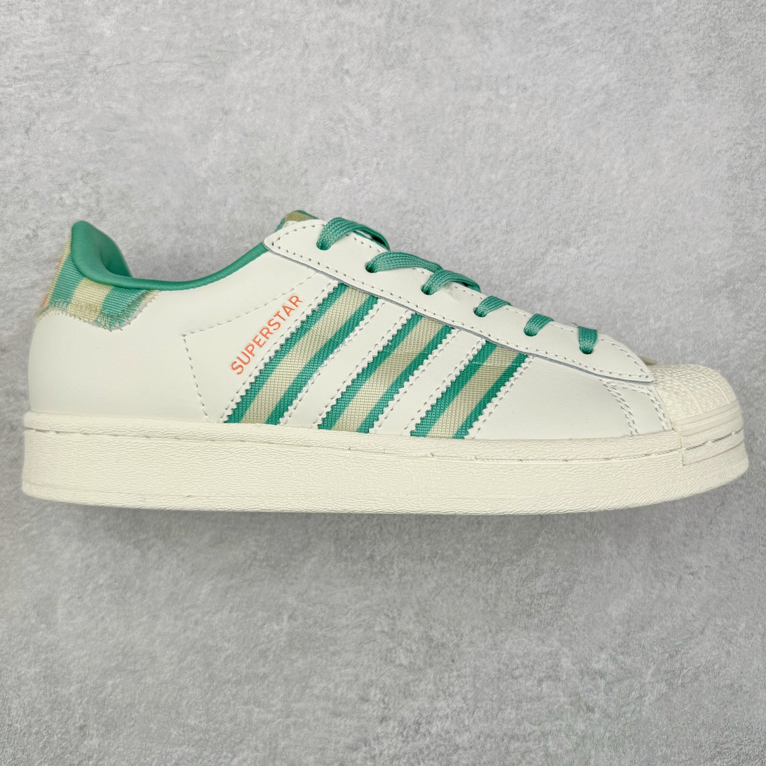 图片[9]-＃H11纯原福利 AD Originals Superstar 经典复古贝壳头板鞋 诞生于1969年 是第一双将全皮面鞋 身与橡胶鞋头结合在一起的低帮篮球鞋 Superstar最开始 是作为高帮篮球鞋Pro Model的低帮版本而出现的 但因为其独特和醒目的橡胶鞋头造型而让大家熟知 被大家形象地称为\\\”shelltoe\\\”贝壳头 在70年代的美国职业篮球场上 接近3/4的NBA球员都将这双Superstar作为场上用鞋 80年代之后 经过不断的改良和发展 Superstar逐渐成为横跨时装、音乐、街头文化、休闲和运动等各大领域的时尚潮鞋 尺码：35.5 36 36.5 37 38 38.5 39 40 40.5 41 42 42.5 43 44 44.5 45-选品中心