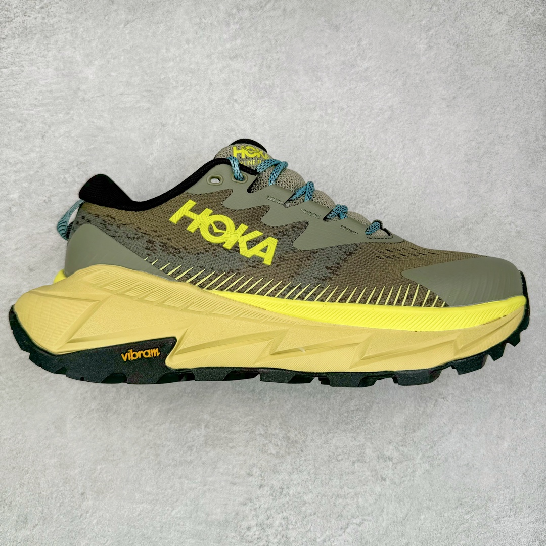 HOKA SKYLINE-FLOAT X 为HOKA首双搭载PeBax推进板的户外登山鞋，为近期大受欢迎的快速登山趋势打造，可同时对应越野跑与快速登山需求。90%蓖麻油提炼制造的Pebax推进版，搭配以甘蔗材质提炼的双密度EVA中底，为登山者带来源源不绝的前进能量。后跟外侧加长的Swallowtail Heel燕尾设计，同时提供上坡有感推进力、下坡步态更顺畅转换的快速登山新体验，适合想尝试轻量化登山，追求快速登山，但希望同时保持支撑推进力的族群。SKYLINE-FLOAT X使用Vibram黄金大底XS Trek复合橡胶成分，兼具耐磨与抓地力，搭配全新设计的5mm大底鞋齿与鞋纹，让克服崎岖地形更轻松，落地更稳定。 尺码：36 36.5 37.5 38 38.5 39 40 40.5 41 42 42.5 43 44 44.5 45-选品中心