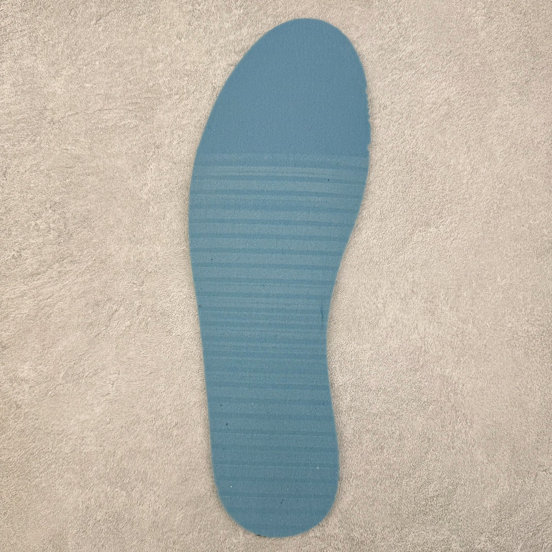 图片[23]-＃PK纯原 Travis Scott x Air Jordan AJ1 Low OG SP TS联名倒钩低帮 亲友限定 纯白 TD1228-111 圈内最强倒钩系列 高端零售特供批次 产品品控稳定性领先行业 各方面均可对飙L版 良心定价不杀猪 SZ原厂全套原楦原纸板冲刀磨具开发 原厂皮料加持 原厂港宝加持定型后跟R度完美 同源原厂电绣 鬼脸飞翼针数密度立体效果一致 百分百一致原鞋 原厂拉帮工艺 针距密度一致 后跟弧度收口自然不对折 极致一眼正品既视感 进口玻璃冲刀皮料裁剪零毛边 全鞋电脑针车工艺 品控清洁度最高QC检验标准 免检产品 原厂订购鞋盒、鞋标、防尘纸、鞋撑、鞋带 追求极致的原厂味道 尺码：40 40.5 41 42 42.5 43 44 44.5 45 46 47.5-选品中心