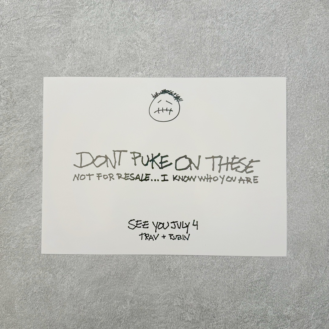 图片[26]-＃PK纯原 Travis Scott x Air Jordan AJ1 Low OG SP TS联名倒钩低帮 亲友限定 纯白 TD1228-111 圈内最强倒钩系列 高端零售特供批次 产品品控稳定性领先行业 各方面均可对飙L版 良心定价不杀猪 SZ原厂全套原楦原纸板冲刀磨具开发 原厂皮料加持 原厂港宝加持定型后跟R度完美 同源原厂电绣 鬼脸飞翼针数密度立体效果一致 百分百一致原鞋 原厂拉帮工艺 针距密度一致 后跟弧度收口自然不对折 极致一眼正品既视感 进口玻璃冲刀皮料裁剪零毛边 全鞋电脑针车工艺 品控清洁度最高QC检验标准 免检产品 原厂订购鞋盒、鞋标、防尘纸、鞋撑、鞋带 追求极致的原厂味道 尺码：40 40.5 41 42 42.5 43 44 44.5 45 46 47.5-选品中心