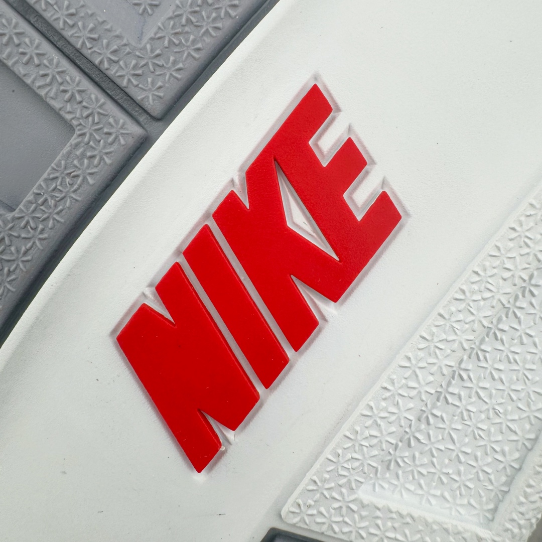 图片[22]-＃KZ神版 Air Jordan AJ3 Retro 复刻黑水泥 DN3707-010 独家外贸特供尺码含45.5 48.5 国内外口碑最好最推荐的产品 市场中端王者 亲自操刀耗时半年巨作 全套原纸板楦头开发 原厂大底磨具加持立体防滑纹理 原装可视Air Sole气垫 原汁原味最完美的三代版型 唯一正确鞋头趴度弧度高度鞋身腰线 此版本只针对中端市场 皮料材质有所更替 其他数据细节工艺流程均保持一致 绝不口嗨 细节品控鞋型随意秒杀市面3XX 4XX 原厂TPU后跟饰片 正确内里反口里网布 皮料菱角分明不变形无多余毛边 正确手工大底描漆拉丝 市场唯一原厂鞋扣模具 原厂织唛标 原厂飞人电绣工艺 尾指中部跳三针 独家绑鞋带手法 印刷中底布 四线拉帮 米色美纹纸贴合固定 进口港宝加持 后跟自然饱满 全鞋荧光划线卡点 追求极致完美 每一双都是工艺品 多重QC质检 超越公司货的品控标准 实实在在的免检产品 尺码：40 40.5 41 42 42.5 43 44 44.5 45 45.5 46 47.5 48.5-选品中心