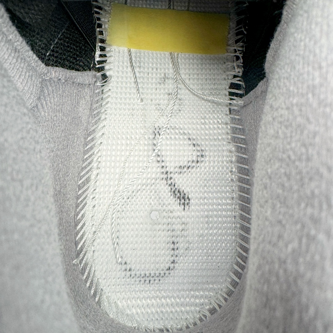 图片[11]-＃KZ神版 Air Jordan AJ3 Retro 复刻黑水泥 DN3707-010 独家外贸特供尺码含45.5 48.5 国内外口碑最好最推荐的产品 市场中端王者 亲自操刀耗时半年巨作 全套原纸板楦头开发 原厂大底磨具加持立体防滑纹理 原装可视Air Sole气垫 原汁原味最完美的三代版型 唯一正确鞋头趴度弧度高度鞋身腰线 此版本只针对中端市场 皮料材质有所更替 其他数据细节工艺流程均保持一致 绝不口嗨 细节品控鞋型随意秒杀市面3XX 4XX 原厂TPU后跟饰片 正确内里反口里网布 皮料菱角分明不变形无多余毛边 正确手工大底描漆拉丝 市场唯一原厂鞋扣模具 原厂织唛标 原厂飞人电绣工艺 尾指中部跳三针 独家绑鞋带手法 印刷中底布 四线拉帮 米色美纹纸贴合固定 进口港宝加持 后跟自然饱满 全鞋荧光划线卡点 追求极致完美 每一双都是工艺品 多重QC质检 超越公司货的品控标准 实实在在的免检产品 尺码：40 40.5 41 42 42.5 43 44 44.5 45 45.5 46 47.5 48.5-选品中心