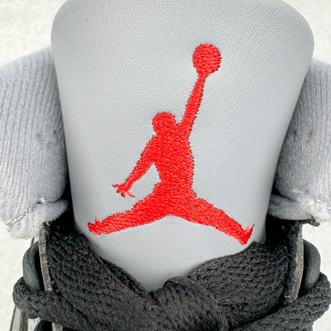 图片[16]-＃KZ神版 Air Jordan AJ3 Retro 复刻黑水泥 DN3707-010 独家外贸特供尺码含45.5 48.5 国内外口碑最好最推荐的产品 市场中端王者 亲自操刀耗时半年巨作 全套原纸板楦头开发 原厂大底磨具加持立体防滑纹理 原装可视Air Sole气垫 原汁原味最完美的三代版型 唯一正确鞋头趴度弧度高度鞋身腰线 此版本只针对中端市场 皮料材质有所更替 其他数据细节工艺流程均保持一致 绝不口嗨 细节品控鞋型随意秒杀市面3XX 4XX 原厂TPU后跟饰片 正确内里反口里网布 皮料菱角分明不变形无多余毛边 正确手工大底描漆拉丝 市场唯一原厂鞋扣模具 原厂织唛标 原厂飞人电绣工艺 尾指中部跳三针 独家绑鞋带手法 印刷中底布 四线拉帮 米色美纹纸贴合固定 进口港宝加持 后跟自然饱满 全鞋荧光划线卡点 追求极致完美 每一双都是工艺品 多重QC质检 超越公司货的品控标准 实实在在的免检产品 尺码：40 40.5 41 42 42.5 43 44 44.5 45 45.5 46 47.5 48.5-选品中心