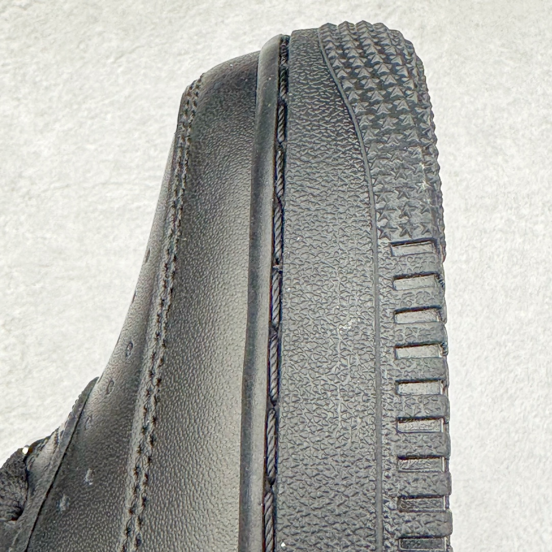 图片[14]-＃KZ神版特价 NK Air Force 1 Low \’07 空军一号低帮经典板鞋 全黑 CW2288-001 同步官方2024专柜在售全新版本细节 更新3/4背胶 全新货号 鞋盒规格 不规则波浪大底咬花 全鞋电脑针车 工整有序 视觉效果满分 原厂拉帮手法 标准四线 密度针距针孔大小控制到位 原装反口里网布海绵 正确卡色网眼大小 新版鞋撑改用纸团代替 原厂港宝加持完美还原灵魂版型 原盒原配从里到外百分百还原 原厂全头层原厂皮料 原标原盒 内置Sole气垫 中底白色背胶 中底划线 已经无限的接近公司 原厂楦头 原厂刺绣 后跟弧度修正 独家私模最大开发到48.5 尺码：35.5 36 36.5 37.5 38 38.5 39 40 40.5 41 42 42.5 43 44 44.5 45 46 47.5 48.5-选品中心