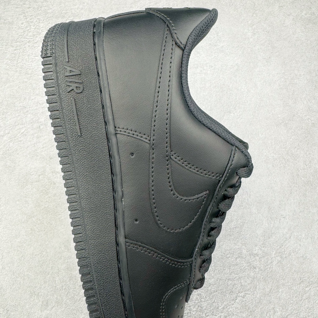 图片[6]-＃KZ神版特价 NK Air Force 1 Low \’07 空军一号低帮经典板鞋 全黑 CW2288-001 同步官方2024专柜在售全新版本细节 更新3/4背胶 全新货号 鞋盒规格 不规则波浪大底咬花 全鞋电脑针车 工整有序 视觉效果满分 原厂拉帮手法 标准四线 密度针距针孔大小控制到位 原装反口里网布海绵 正确卡色网眼大小 新版鞋撑改用纸团代替 原厂港宝加持完美还原灵魂版型 原盒原配从里到外百分百还原 原厂全头层原厂皮料 原标原盒 内置Sole气垫 中底白色背胶 中底划线 已经无限的接近公司 原厂楦头 原厂刺绣 后跟弧度修正 独家私模最大开发到48.5 尺码：35.5 36 36.5 37.5 38 38.5 39 40 40.5 41 42 42.5 43 44 44.5 45 46 47.5 48.5-选品中心