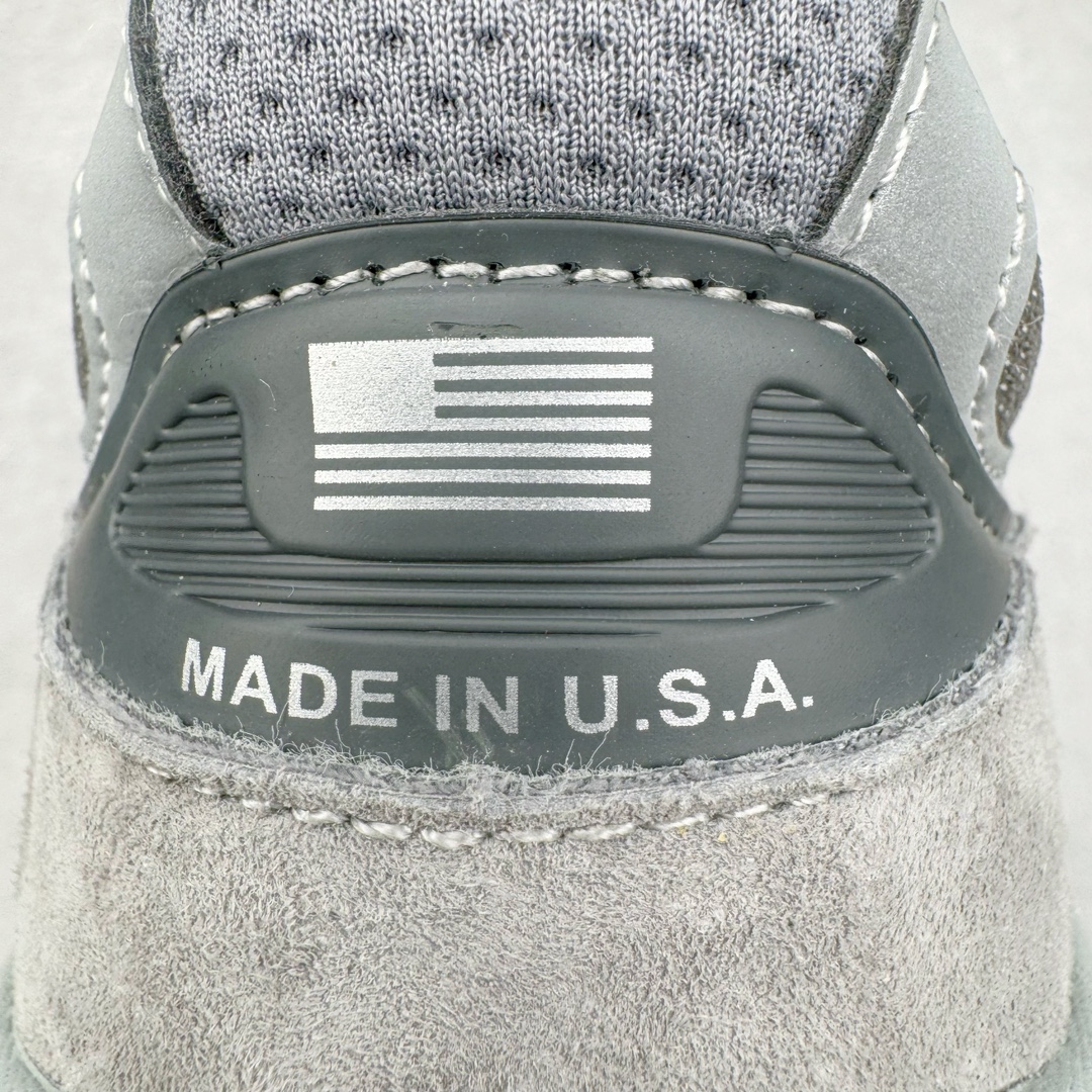 图片[14]-＃M纯原 New Balance M990GL6 新百伦NB990V6 原始灰 第六代总统复古慢跑鞋 正确3M反光细节 原楦原纸版开发 正确6层组合底模精密开发 后跟透明TPU水晶装饰条稳固 沿用了引以为傲的跑鞋手工技艺 采用猪皮绒面并包裹局部透气网面的鞋身设计 菱网鞋舌上刻有New Balance USA 鞋面依旧身着经典的大热之灰 彰显了其高端的品质身份 尺码：36 37 37.5 38 38.5 39 40 40.5 41.5 42 42.5 43 44 44.5 45 46.5-选品中心