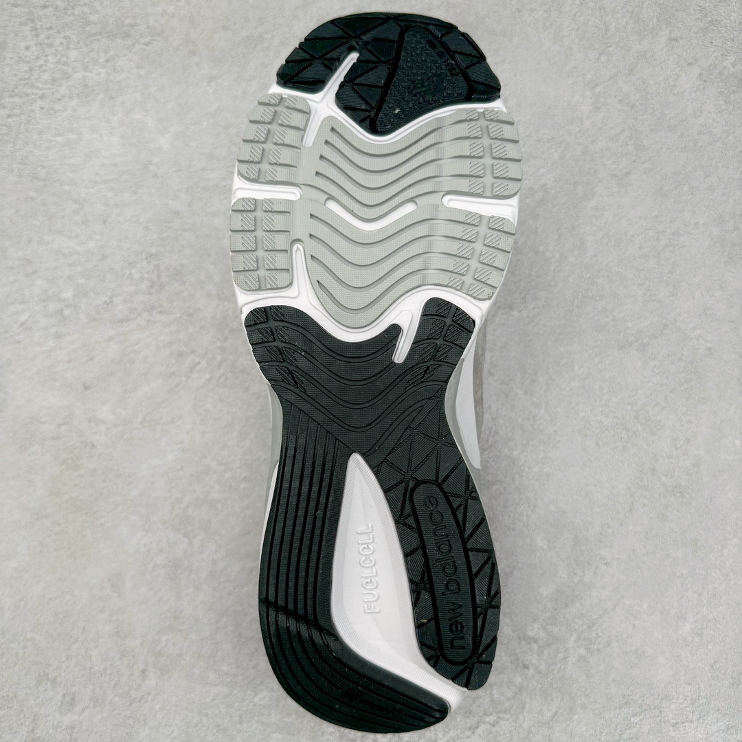 图片[9]-＃M纯原 New Balance M990GL6 新百伦NB990V6 原始灰 第六代总统复古慢跑鞋 正确3M反光细节 原楦原纸版开发 正确6层组合底模精密开发 后跟透明TPU水晶装饰条稳固 沿用了引以为傲的跑鞋手工技艺 采用猪皮绒面并包裹局部透气网面的鞋身设计 菱网鞋舌上刻有New Balance USA 鞋面依旧身着经典的大热之灰 彰显了其高端的品质身份 尺码：36 37 37.5 38 38.5 39 40 40.5 41.5 42 42.5 43 44 44.5 45 46.5-选品中心