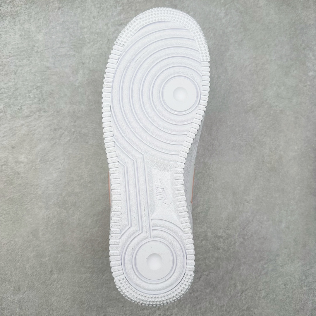 图片[9]-＃PP特价福利 NK Air Force 1´07 Low 空军一号百搭休闲运动板鞋 柔软、弹性十足的缓震性能和出色的中底设计 横跨复古与现代的外型结合 造就出风靡全球三十多年的Force 1 直到今天还深受青睐 尺码：36 36.5 37.5 38 38.5 39 40 40.5 41 42 42.5 43 44 44.5 45-选品中心