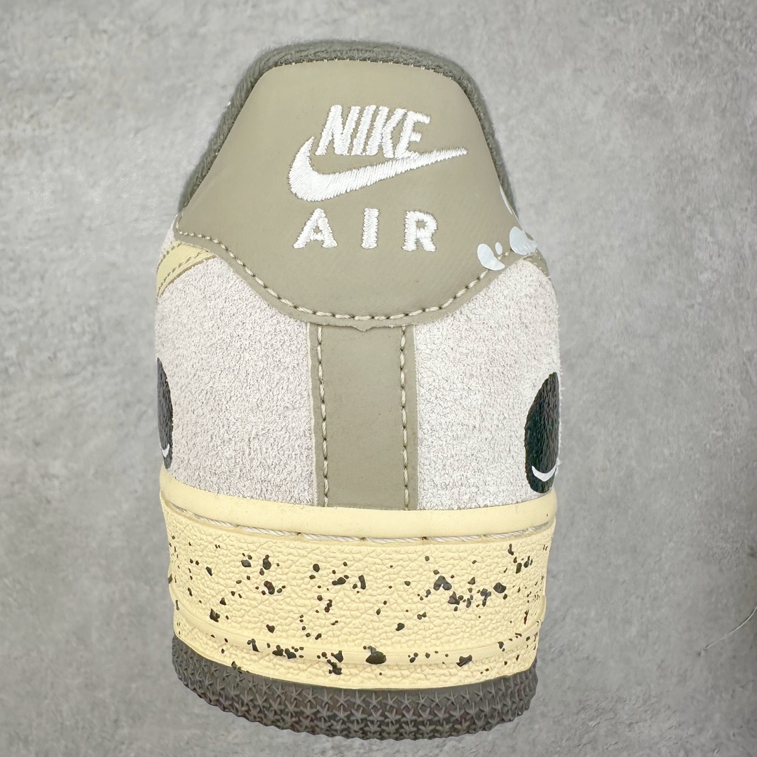 图片[8]-NK Air Force 1´07 Low 空军一号低帮百搭休闲运动板鞋 KL1210-111 柔软、弹性十足的缓震性能和出色的中底设计 横跨复古与现代的外型结合 造就出风靡全球 三十多年的Force 1 直到今天还深受青睐 尺码：36 36.5 37.5 38 38.5 39 40 40.5 41 42 42.5 43 44 44.5 45-选品中心