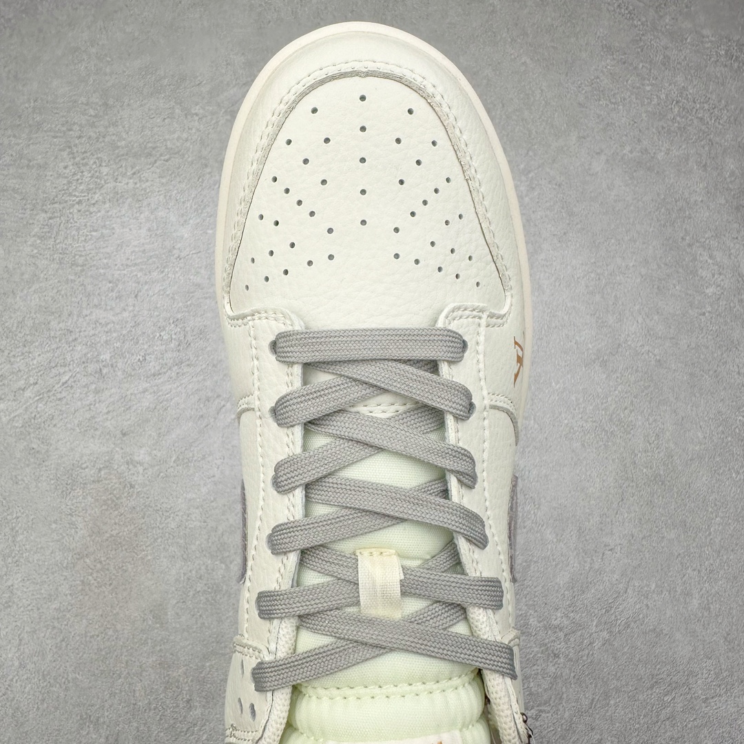 图片[4]-NK Dunk Low 定制配色 FC1688-191 大厂出品 极力推荐 原装头层材料 独家版型蒸餾加工帶來的是更好的视觉和脚感体验大厂纯原品质出货 清洁度 电绣工艺 皮料切割干净无任何毛边 细节完美 尺码：36 36.5 37.5 38 38.5 39 40 40.5 41 42 42.5 43 44 44.5 45 46 47.5-选品中心