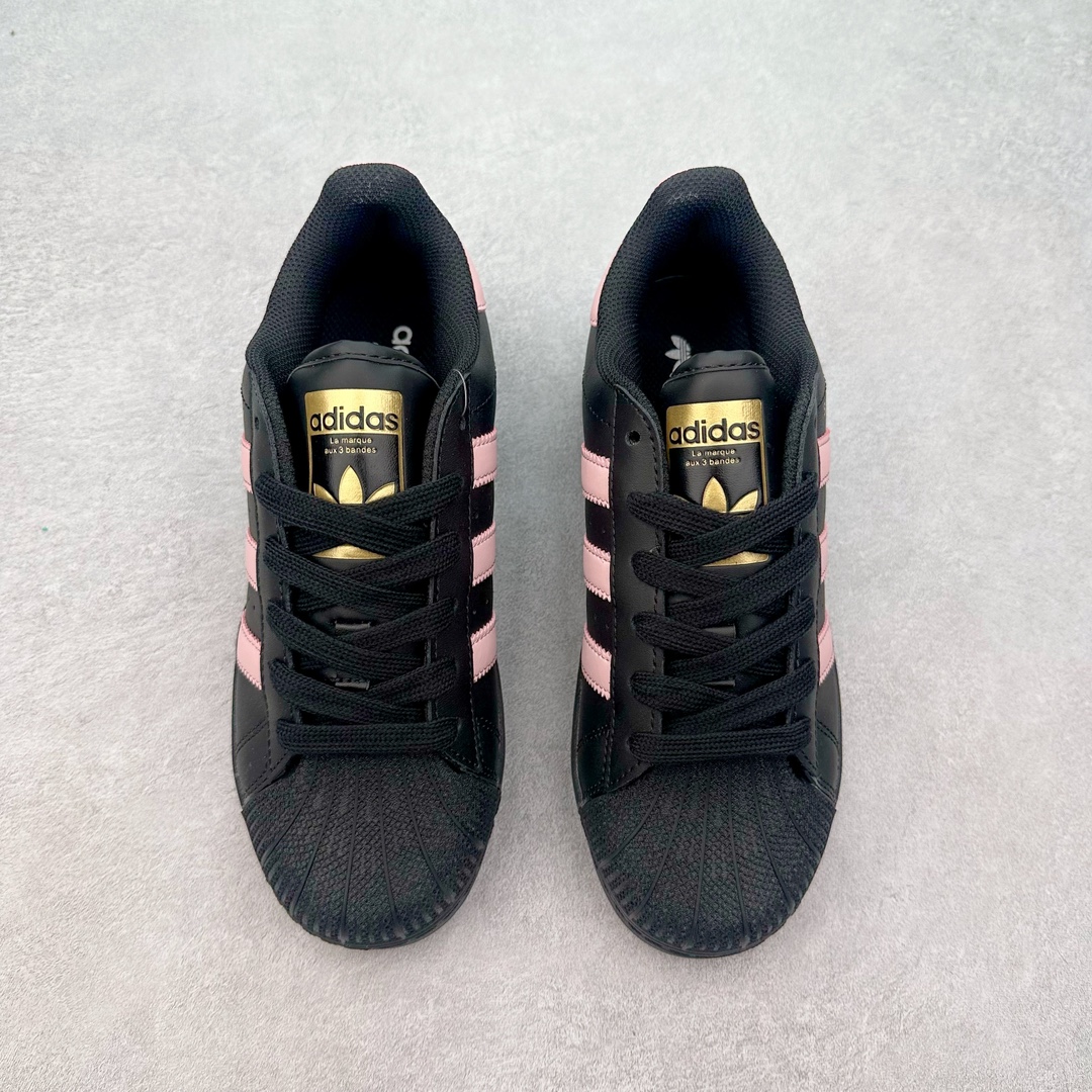 图片[2]-＃特价福利 AD Originals Superstar 经典复古贝壳头厚底板鞋 IF9995 诞生于1969年 是第一双将全皮面鞋 身与橡胶鞋头结合在一起的低帮篮球鞋 Superstar最开始 是作为高帮篮球鞋Pro Model的低帮版本而出现的 但因为其独特和醒目的橡胶鞋头造型而让大家熟知 被大家形象地称为\\\”shelltoe\\\”贝壳头 在70年代的美国职业篮球场上 接近3/4的NBA球员都将这双Superstar作为场上用鞋 80年代之后 经过不断的改良和发展 Superstar逐渐成为横跨时装、音乐、街头文化、休闲和运动等各大领域的时尚潮鞋 尺码：35.5 36 36.5 37 38 38.5 39 40 40.5 41 42 42.5 43 44 44.5 45-选品中心