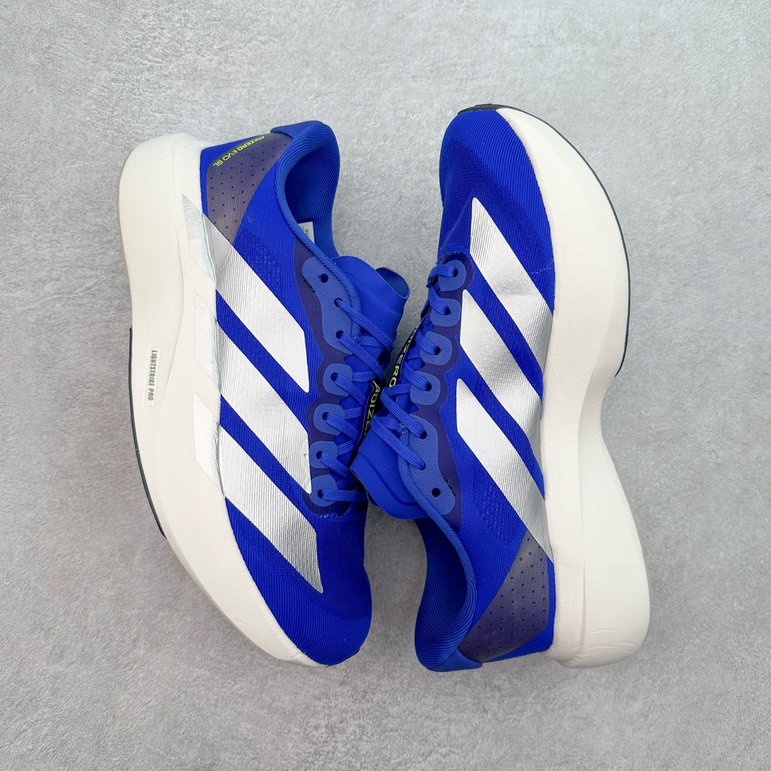 图片[3]-AD Adizero Eva SL M 零度进化版系列低帮轻便透气竞速休闲运动慢跑鞋 JR3417 相信大家对去年 adidas 横空出世的「顶级超跑」adiZero Adios Pro EVO 1 记忆犹新！不仅登顶阿迪史上最轻跑鞋宝座，更在接下来的全球马拉松赛事中，持续书写着惊人成绩，被网友戏称新一代「阿迪神鞋」全网刷屏！极简设计语言与强烈速度感和存在感的鞋侧三线，让人过目不忘，特别种草！其中定位于中长跑训练的 adidas Adizero Evo SL，整体外观造型与 adiZero Adios Pro EVO 1 非常相似。中底配置方面搭载全掌 Lightstrike Pro，鞋面采用透气网面示人，契合日常训练鞋的定位，更加耐用。外底给到了马牌橡胶，及类似上代竞速旗舰 adidas Adizero Adios Pro 3 区域分布。整体看下来无论是外观的鲜明辨识度，还是配置的扎实程度都很顶。尺码：36 36⅔ 37⅓ 38 38⅔ 39⅓ 40 40⅔ 41⅓ 42 42⅔ 43⅓ 44 45-选品中心