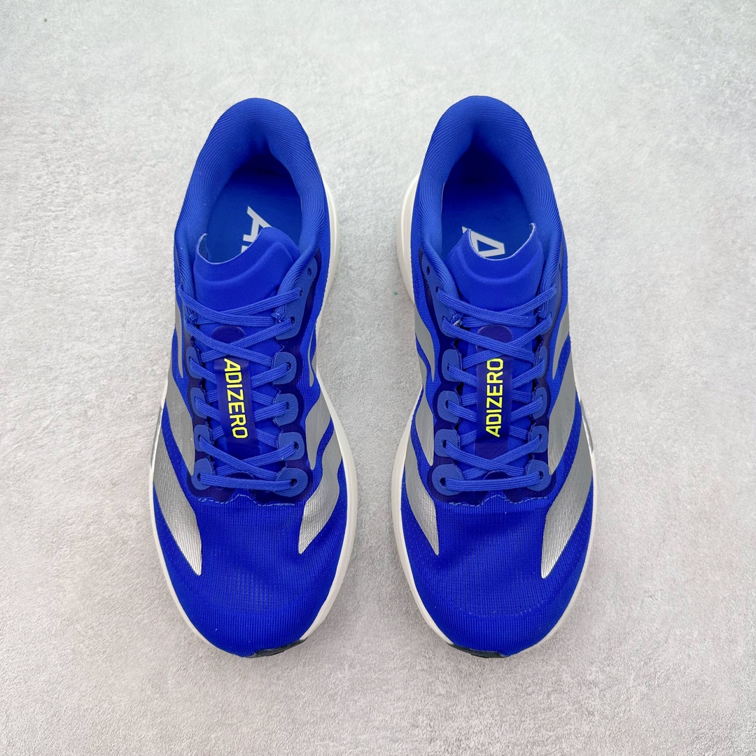 图片[2]-AD Adizero Eva SL M 零度进化版系列低帮轻便透气竞速休闲运动慢跑鞋 JR3417 相信大家对去年 adidas 横空出世的「顶级超跑」adiZero Adios Pro EVO 1 记忆犹新！不仅登顶阿迪史上最轻跑鞋宝座，更在接下来的全球马拉松赛事中，持续书写着惊人成绩，被网友戏称新一代「阿迪神鞋」全网刷屏！极简设计语言与强烈速度感和存在感的鞋侧三线，让人过目不忘，特别种草！其中定位于中长跑训练的 adidas Adizero Evo SL，整体外观造型与 adiZero Adios Pro EVO 1 非常相似。中底配置方面搭载全掌 Lightstrike Pro，鞋面采用透气网面示人，契合日常训练鞋的定位，更加耐用。外底给到了马牌橡胶，及类似上代竞速旗舰 adidas Adizero Adios Pro 3 区域分布。整体看下来无论是外观的鲜明辨识度，还是配置的扎实程度都很顶。尺码：36 36⅔ 37⅓ 38 38⅔ 39⅓ 40 40⅔ 41⅓ 42 42⅔ 43⅓ 44 45-选品中心