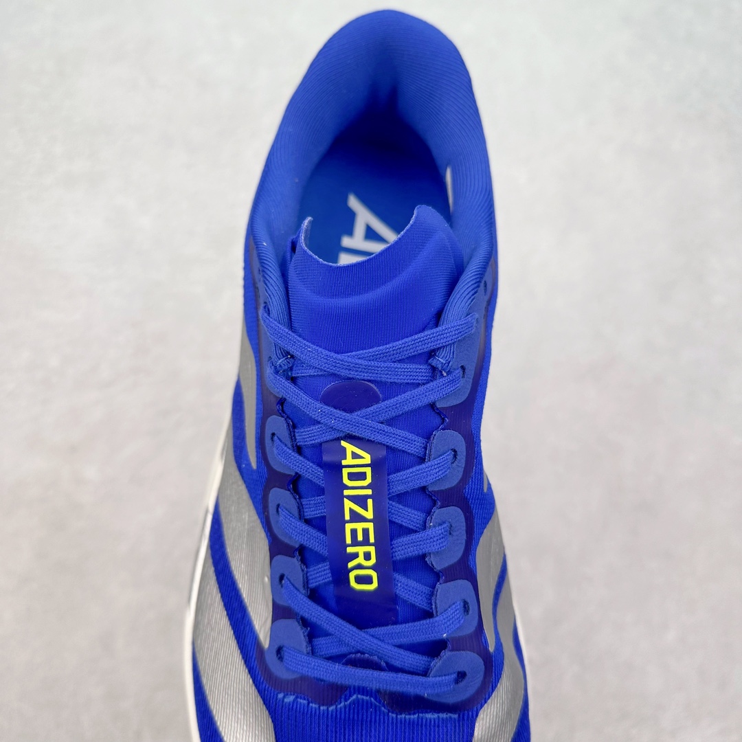 图片[5]-AD Adizero Eva SL M 零度进化版系列低帮轻便透气竞速休闲运动慢跑鞋 JR3417 相信大家对去年 adidas 横空出世的「顶级超跑」adiZero Adios Pro EVO 1 记忆犹新！不仅登顶阿迪史上最轻跑鞋宝座，更在接下来的全球马拉松赛事中，持续书写着惊人成绩，被网友戏称新一代「阿迪神鞋」全网刷屏！极简设计语言与强烈速度感和存在感的鞋侧三线，让人过目不忘，特别种草！其中定位于中长跑训练的 adidas Adizero Evo SL，整体外观造型与 adiZero Adios Pro EVO 1 非常相似。中底配置方面搭载全掌 Lightstrike Pro，鞋面采用透气网面示人，契合日常训练鞋的定位，更加耐用。外底给到了马牌橡胶，及类似上代竞速旗舰 adidas Adizero Adios Pro 3 区域分布。整体看下来无论是外观的鲜明辨识度，还是配置的扎实程度都很顶。尺码：36 36⅔ 37⅓ 38 38⅔ 39⅓ 40 40⅔ 41⅓ 42 42⅔ 43⅓ 44 45-选品中心