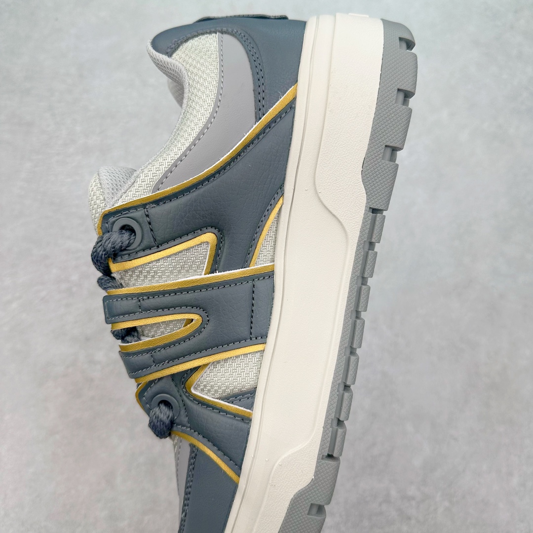 图片[7]-MLB Chunky Liner 时尚舒适耐磨低帮生活休闲鞋 MLB是韩国F&F旗下潮流服装品牌，拥有150年历史的经典传统，是街头文化和国际生活方式的领导者。MLB 拥有包括男装、女装、童装、配饰在内的全品类服饰，提供覆盖各性别、各年龄层、From Head to Toe的穿搭装备。其产品结合了韩国的时尚造型与质感，展现了运动服饰也可以兼具时尚潮流的风格。在产品设计上，MLB不仅融合了美国职业棒球大联盟的各当家球队，更结合了棒球运动中的各个元素。 尺码：35 36 36.5 37.5 38 38.5 39 40 40.5 41 42 42.5 43 44 44.5 45-选品中心