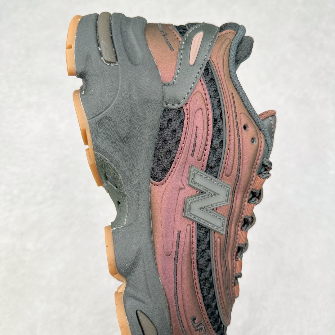 图片[6]-＃GT纯原福利 New Balance M1000 NB新百伦系列低帮复古老爹风休闲运动慢跑鞋 据悉，New Balance的复古鞋型M1000系列将在2024年正式回归。而自家美产创意总监Teddy Santis的AIMÉ LEON DORE也将率先推出联名1000撑撑场子，鞋款预计将在今年正式发布。New Balance1000系列作为NB最高端的鞋型，诞生于1999年，一度成为当年的热门鞋型，神似Nike Air Max95，现在看来也是一双符合潮流趋势的复古老爹鞋型。此番Teddy Santis亲自操刀，将丰富的配色和升级材质于复古的1000鞋型结合，鞋身采用米色、绿色和粉色的搭配。\\\”N\\\”字Logo也以全新的设计呈现，以1000标志性的网布和皮革材质打造，带来全新的视觉体验。后续ALD和New Balance1000的联名还将推出纯白配色，具体颜值还要等更多实物图的释出。AIMÉ LEON DORE和New Balance的多次联名一直有着超高的人气，无论是550还是1906R都有着不低的溢价，预计此番颜值不错的全新1000也会有着较高的人气。尺码：36 37 37.5 38 38.5 39.5 40 40.5 41.5 42 42.5 43 44 44.5 45 45.5 46.5-选品中心