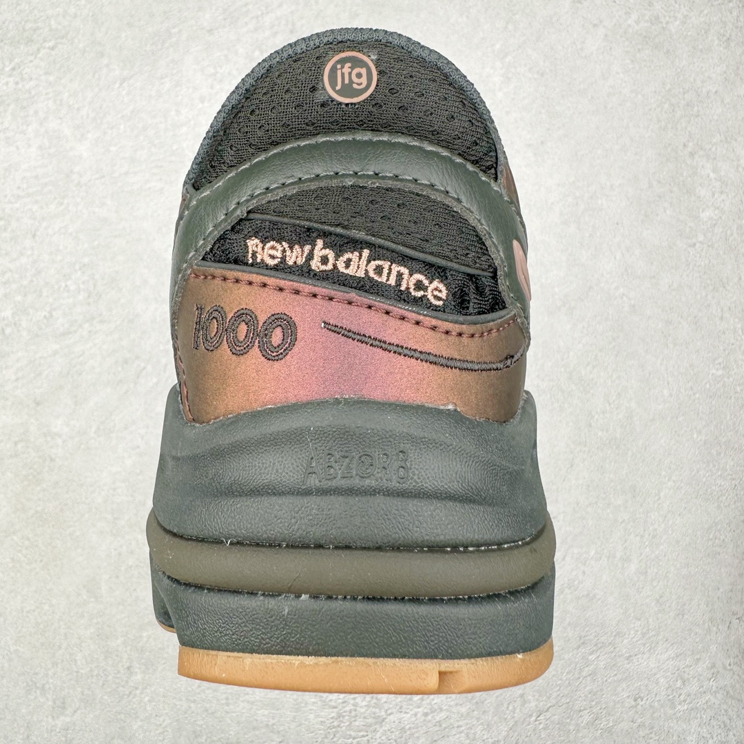 图片[8]-＃GT纯原福利 New Balance M1000 NB新百伦系列低帮复古老爹风休闲运动慢跑鞋 据悉，New Balance的复古鞋型M1000系列将在2024年正式回归。而自家美产创意总监Teddy Santis的AIMÉ LEON DORE也将率先推出联名1000撑撑场子，鞋款预计将在今年正式发布。New Balance1000系列作为NB最高端的鞋型，诞生于1999年，一度成为当年的热门鞋型，神似Nike Air Max95，现在看来也是一双符合潮流趋势的复古老爹鞋型。此番Teddy Santis亲自操刀，将丰富的配色和升级材质于复古的1000鞋型结合，鞋身采用米色、绿色和粉色的搭配。\\\”N\\\”字Logo也以全新的设计呈现，以1000标志性的网布和皮革材质打造，带来全新的视觉体验。后续ALD和New Balance1000的联名还将推出纯白配色，具体颜值还要等更多实物图的释出。AIMÉ LEON DORE和New Balance的多次联名一直有着超高的人气，无论是550还是1906R都有着不低的溢价，预计此番颜值不错的全新1000也会有着较高的人气。尺码：36 37 37.5 38 38.5 39.5 40 40.5 41.5 42 42.5 43 44 44.5 45 45.5 46.5-选品中心