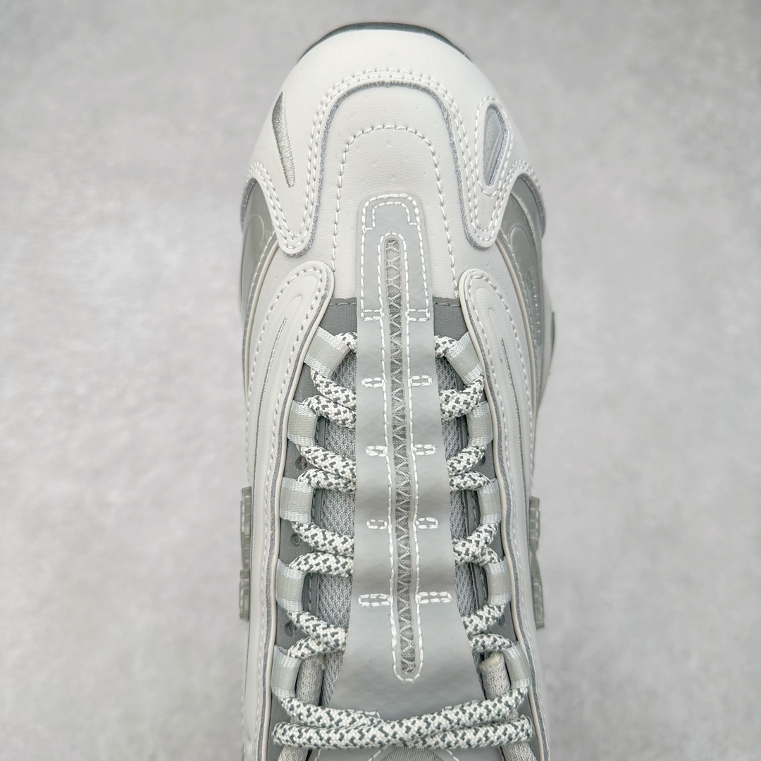 图片[4]-＃GT纯原福利 New Balance M1000 NB新百伦系列低帮复古老爹风休闲运动慢跑鞋 据悉，New Balance的复古鞋型M1000系列将在2024年正式回归。而自家美产创意总监Teddy Santis的AIMÉ LEON DORE也将率先推出联名1000撑撑场子，鞋款预计将在今年正式发布。New Balance1000系列作为NB最高端的鞋型，诞生于1999年，一度成为当年的热门鞋型，神似Nike Air Max95，现在看来也是一双符合潮流趋势的复古老爹鞋型。此番Teddy Santis亲自操刀，将丰富的配色和升级材质于复古的1000鞋型结合，鞋身采用米色、绿色和粉色的搭配。\\\”N\\\”字Logo也以全新的设计呈现，以1000标志性的网布和皮革材质打造，带来全新的视觉体验。后续ALD和New Balance1000的联名还将推出纯白配色，具体颜值还要等更多实物图的释出。AIMÉ LEON DORE和New Balance的多次联名一直有着超高的人气，无论是550还是1906R都有着不低的溢价，预计此番颜值不错的全新1000也会有着较高的人气。尺码：36 37 37.5 38 38.5 39.5 40 40.5 41.5 42 42.5 43 44 44.5 45 45.5 46.5-选品中心