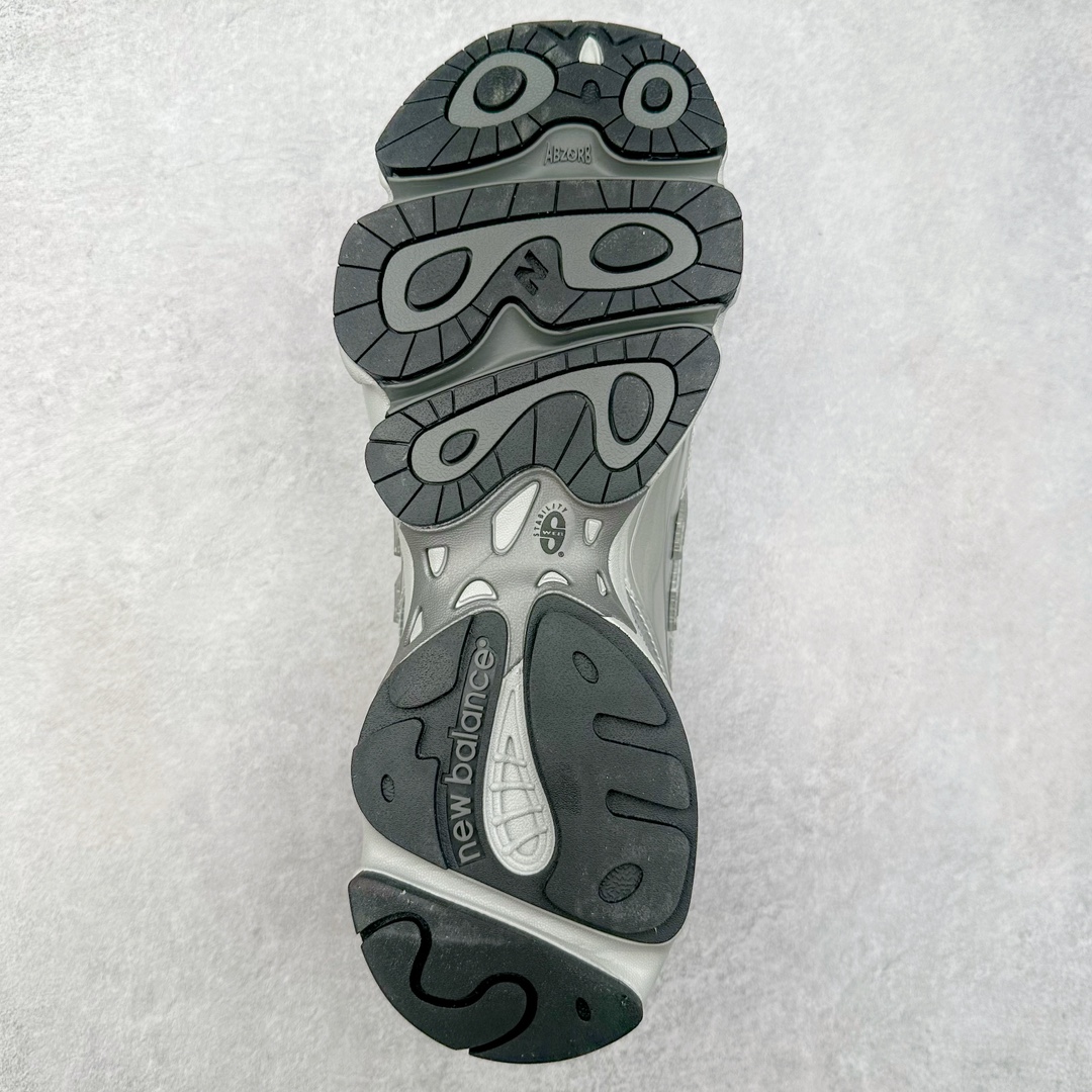 图片[9]-＃GT纯原福利 New Balance M1000 NB新百伦系列低帮复古老爹风休闲运动慢跑鞋 据悉，New Balance的复古鞋型M1000系列将在2024年正式回归。而自家美产创意总监Teddy Santis的AIMÉ LEON DORE也将率先推出联名1000撑撑场子，鞋款预计将在今年正式发布。New Balance1000系列作为NB最高端的鞋型，诞生于1999年，一度成为当年的热门鞋型，神似Nike Air Max95，现在看来也是一双符合潮流趋势的复古老爹鞋型。此番Teddy Santis亲自操刀，将丰富的配色和升级材质于复古的1000鞋型结合，鞋身采用米色、绿色和粉色的搭配。\\\”N\\\”字Logo也以全新的设计呈现，以1000标志性的网布和皮革材质打造，带来全新的视觉体验。后续ALD和New Balance1000的联名还将推出纯白配色，具体颜值还要等更多实物图的释出。AIMÉ LEON DORE和New Balance的多次联名一直有着超高的人气，无论是550还是1906R都有着不低的溢价，预计此番颜值不错的全新1000也会有着较高的人气。尺码：36 37 37.5 38 38.5 39.5 40 40.5 41.5 42 42.5 43 44 44.5 45 45.5 46.5-选品中心