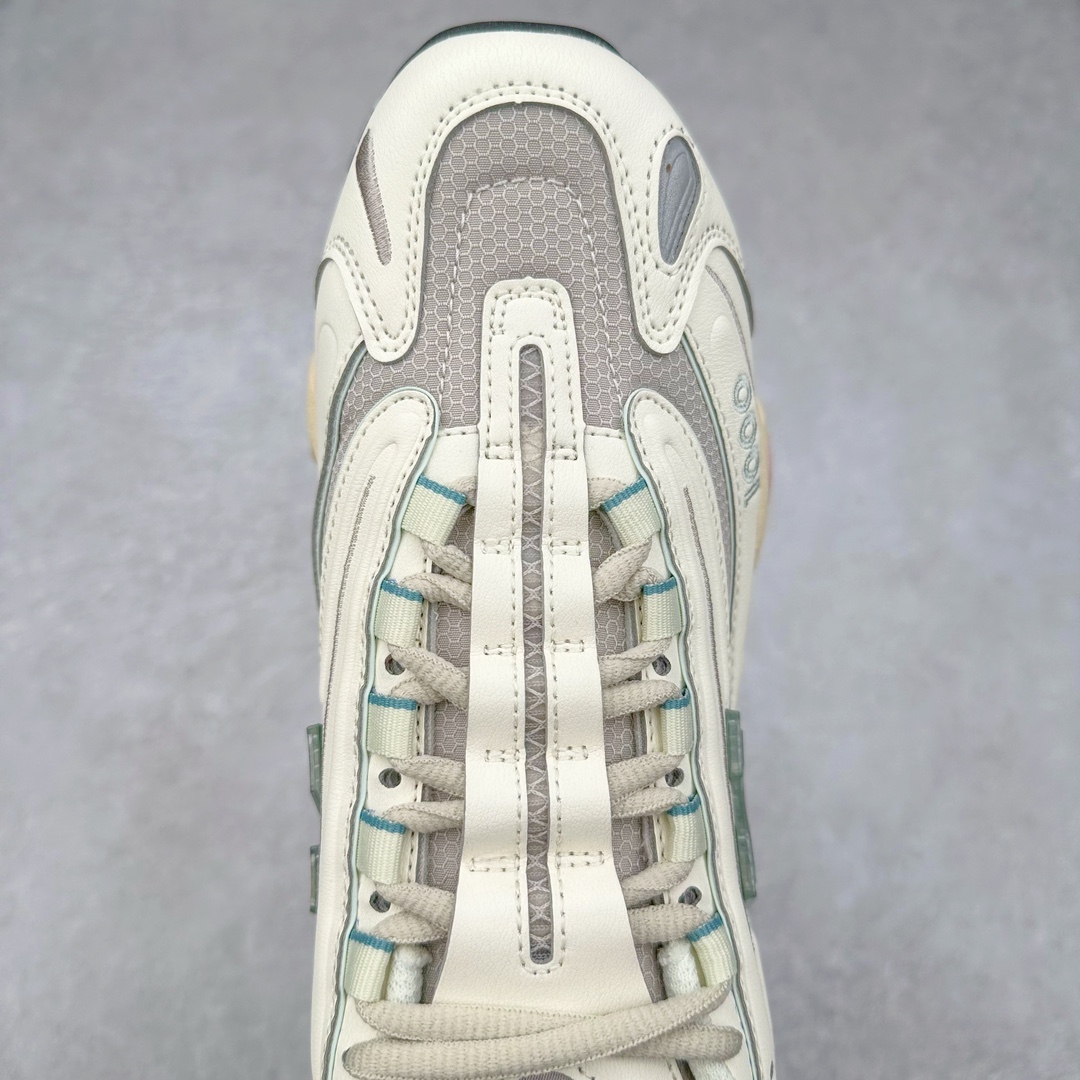 图片[4]-＃GT纯原福利 New Balance M1000 NB新百伦系列低帮复古老爹风休闲运动慢跑鞋 据悉，New Balance的复古鞋型M1000系列将在2024年正式回归。而自家美产创意总监Teddy Santis的AIMÉ LEON DORE也将率先推出联名1000撑撑场子，鞋款预计将在今年正式发布。New Balance1000系列作为NB最高端的鞋型，诞生于1999年，一度成为当年的热门鞋型，神似Nike Air Max95，现在看来也是一双符合潮流趋势的复古老爹鞋型。此番Teddy Santis亲自操刀，将丰富的配色和升级材质于复古的1000鞋型结合，鞋身采用米色、绿色和粉色的搭配。\\\”N\\\”字Logo也以全新的设计呈现，以1000标志性的网布和皮革材质打造，带来全新的视觉体验。后续ALD和New Balance1000的联名还将推出纯白配色，具体颜值还要等更多实物图的释出。AIMÉ LEON DORE和New Balance的多次联名一直有着超高的人气，无论是550还是1906R都有着不低的溢价，预计此番颜值不错的全新1000也会有着较高的人气。尺码：36 37 37.5 38 38.5 39.5 40 40.5 41.5 42 42.5 43 44 44.5 45 45.5 46.5-选品中心