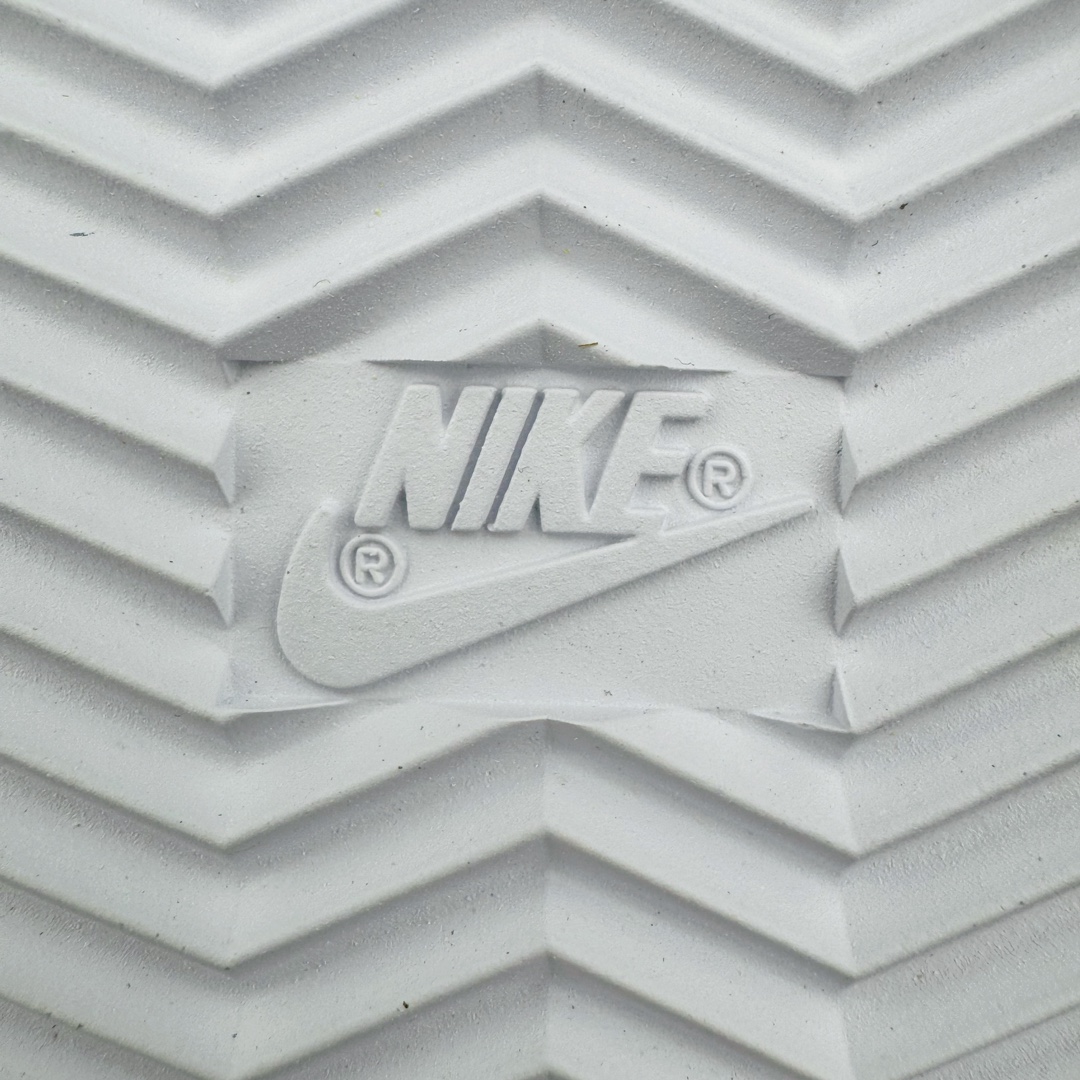 图片[19]-＃JC纯原 NK Classic Cortez Leather 阿甘复古初代皮革慢跑鞋 DM4044-106 实体平台指令订单 全套原纸板楦头开发 原厂数据大底磨具 一比一鞋头弧度高度鞋身弧度 细节品控鞋型随意对比 正确烫金高频细节 公司级标准检验QC 区分市面一切版本 完美复刻阿甘复古鞋型 尺码：35.5 36 36.5 37.5 38 38.5 39 40 40.5 41 42 42.5 43 44 45-选品中心